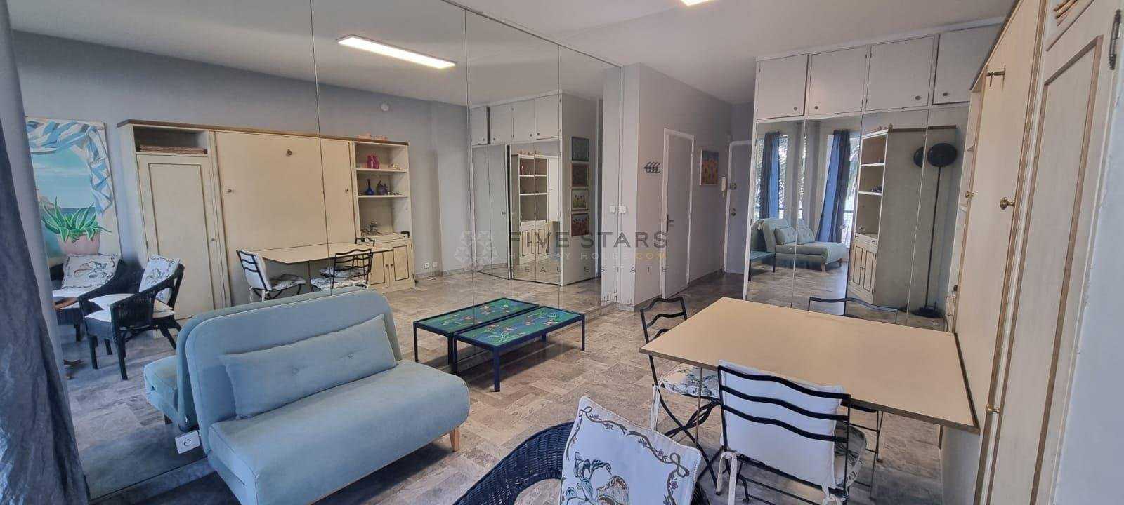 Condominium in Sainte-Helene, Provence-Alpes-Cote d'Azur 10813918