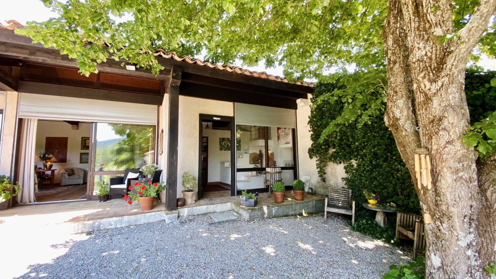 casa en Coursegoules, Alpes-Maritimes 10813925