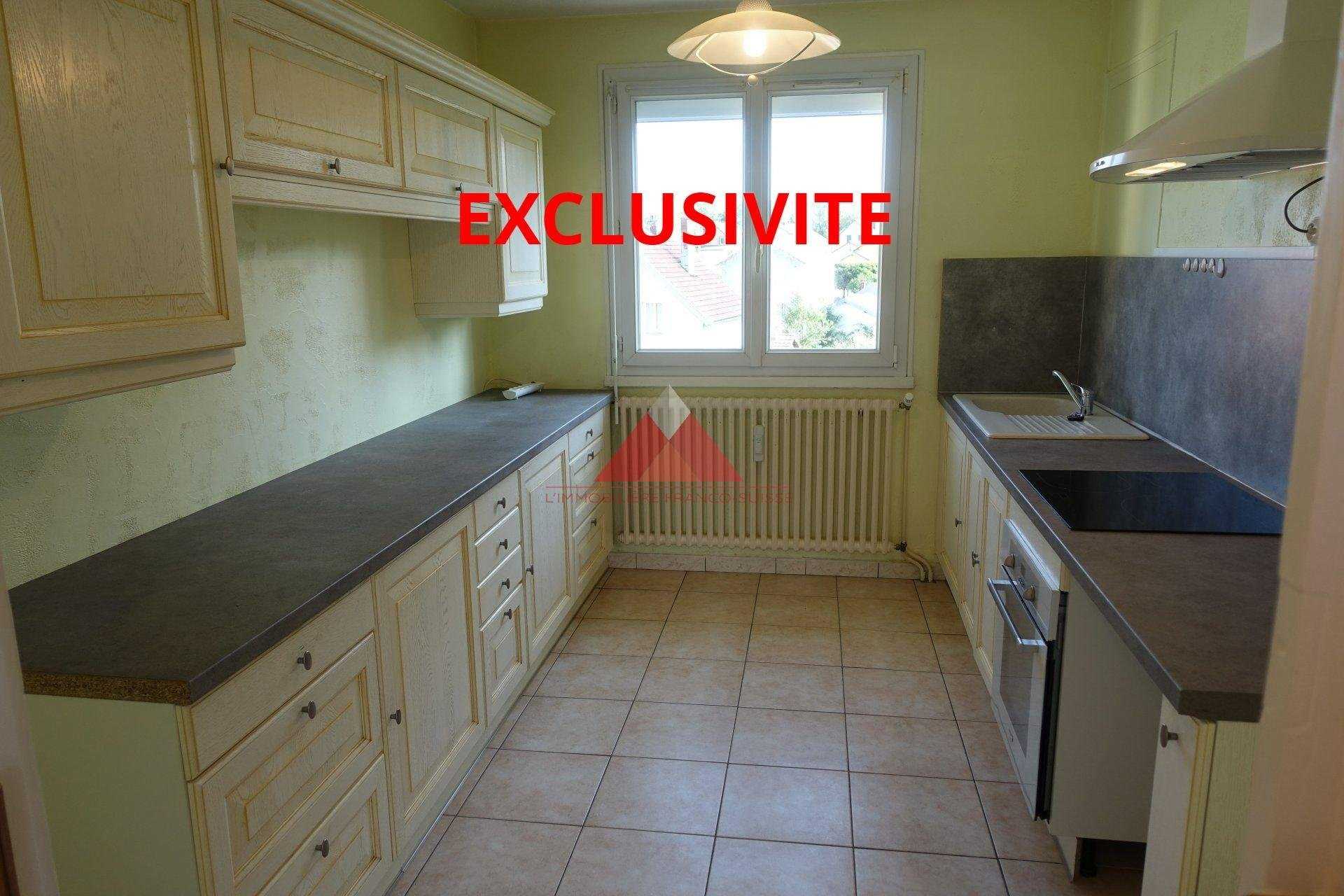 Eigentumswohnung im Saint-Laurent-du-Jura, Bourgogne-Franche-Comte 10813950
