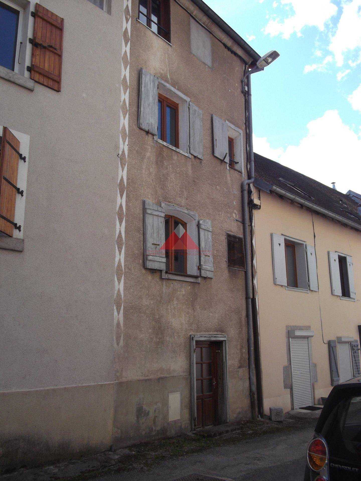 Multiple Houses in Bracon, Bourgogne-Franche-Comte 10813962