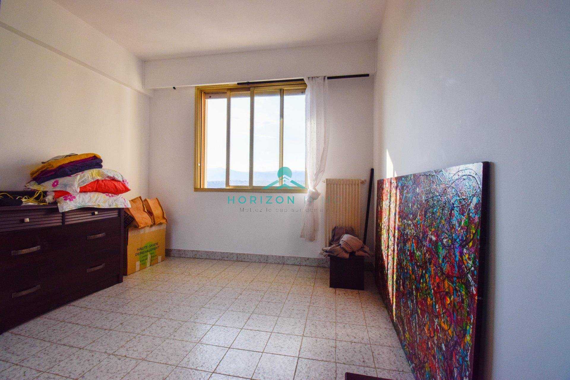 Condominium in Saint-Isidore, Provence-Alpes-Cote d'Azur 10814022