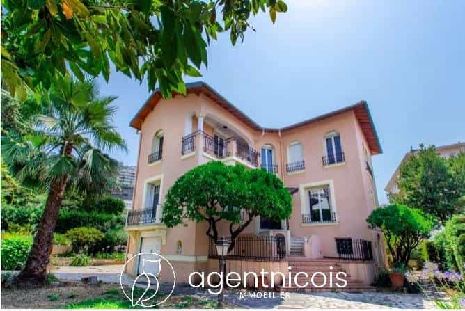 Rumah di Bagus, Provence-Alpes-Cote d'Azur 10814066