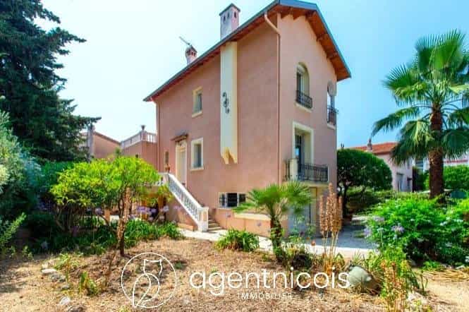 Rumah di Bagus, Provence-Alpes-Cote d'Azur 10814066