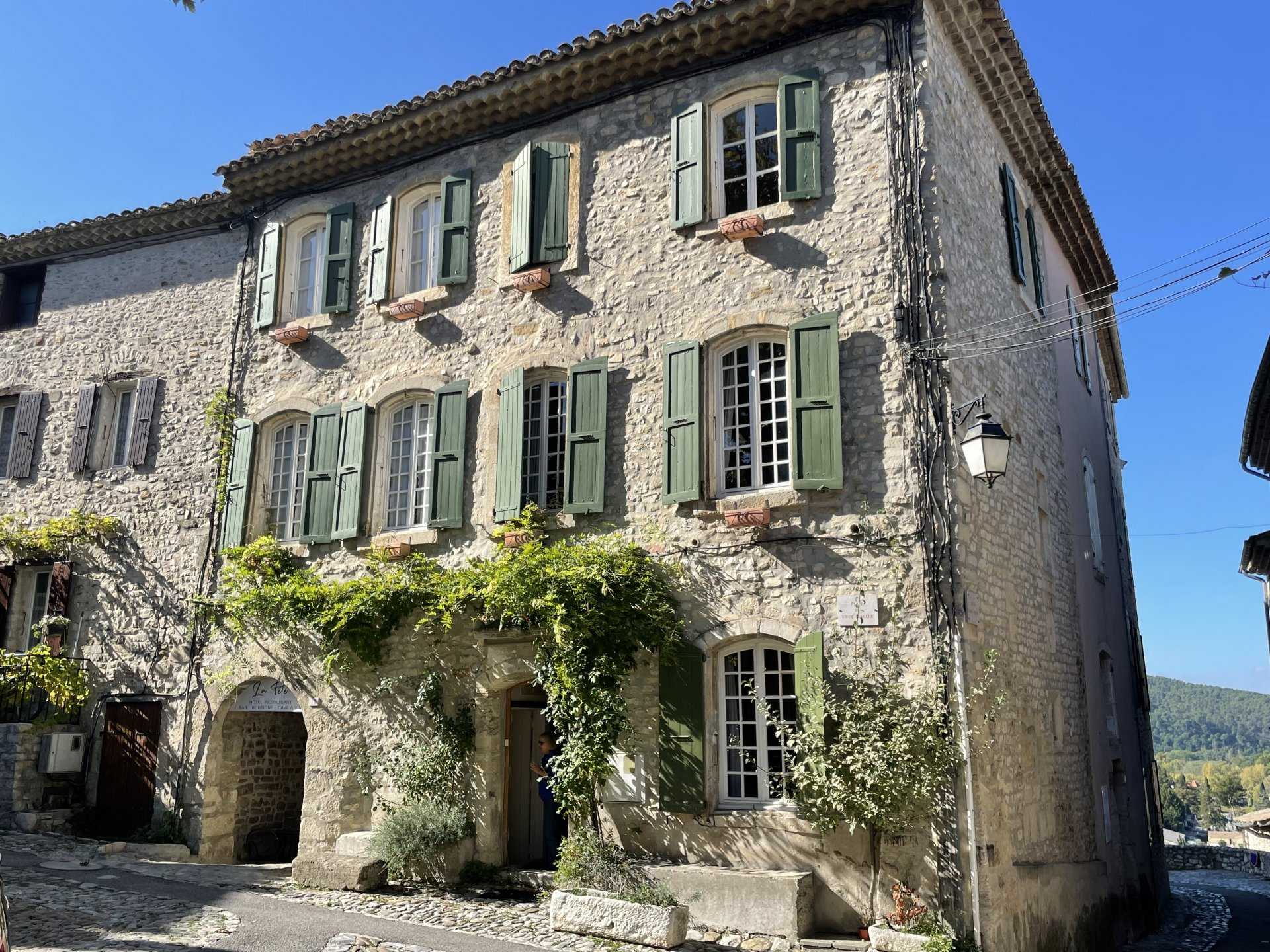 Talo sisään Vaison-la-Romaine, Provence-Alpes-Cote d'Azur 10814128