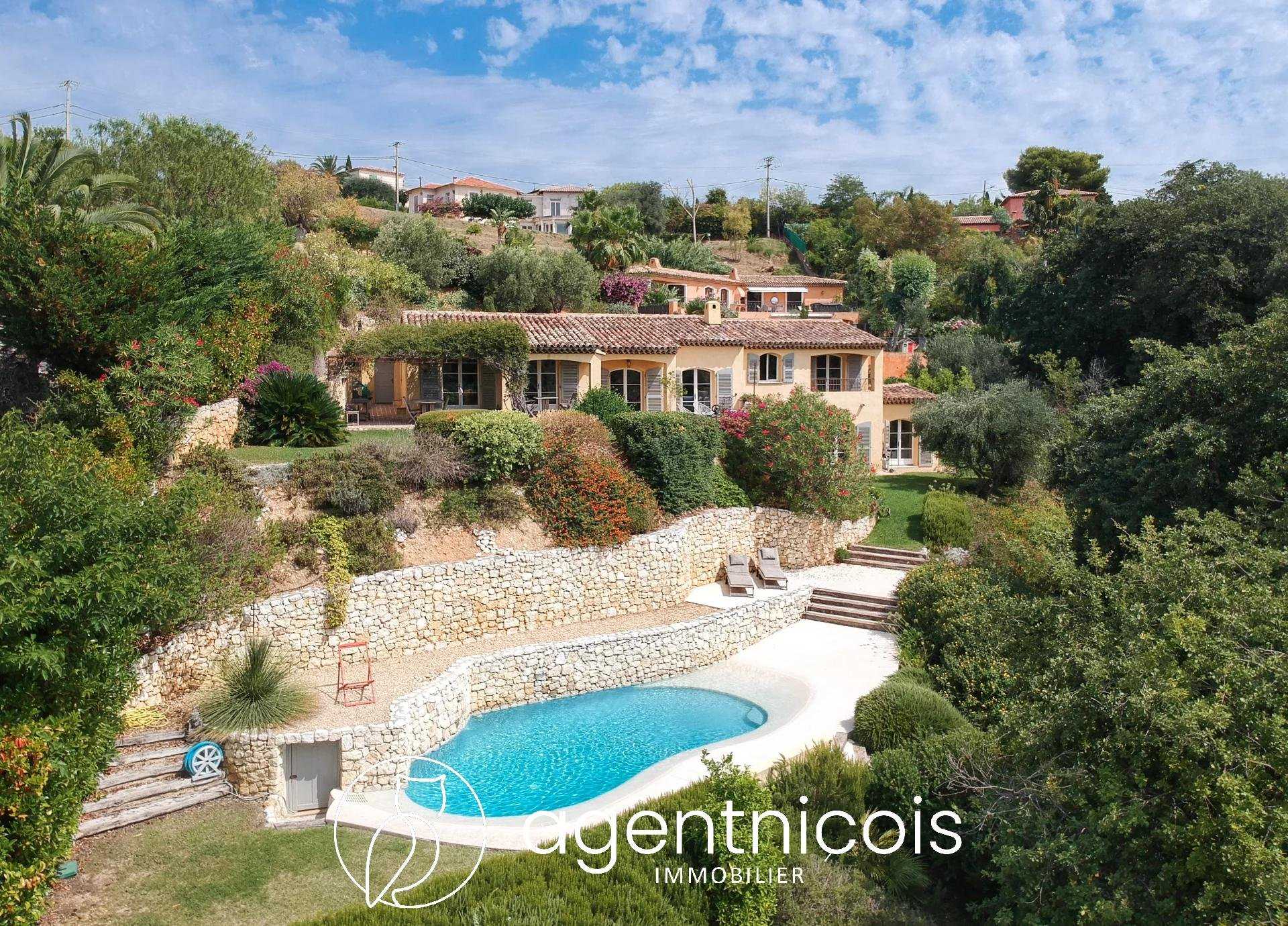 жилой дом в Montaleigne, Provence-Alpes-Cote d'Azur 10814202