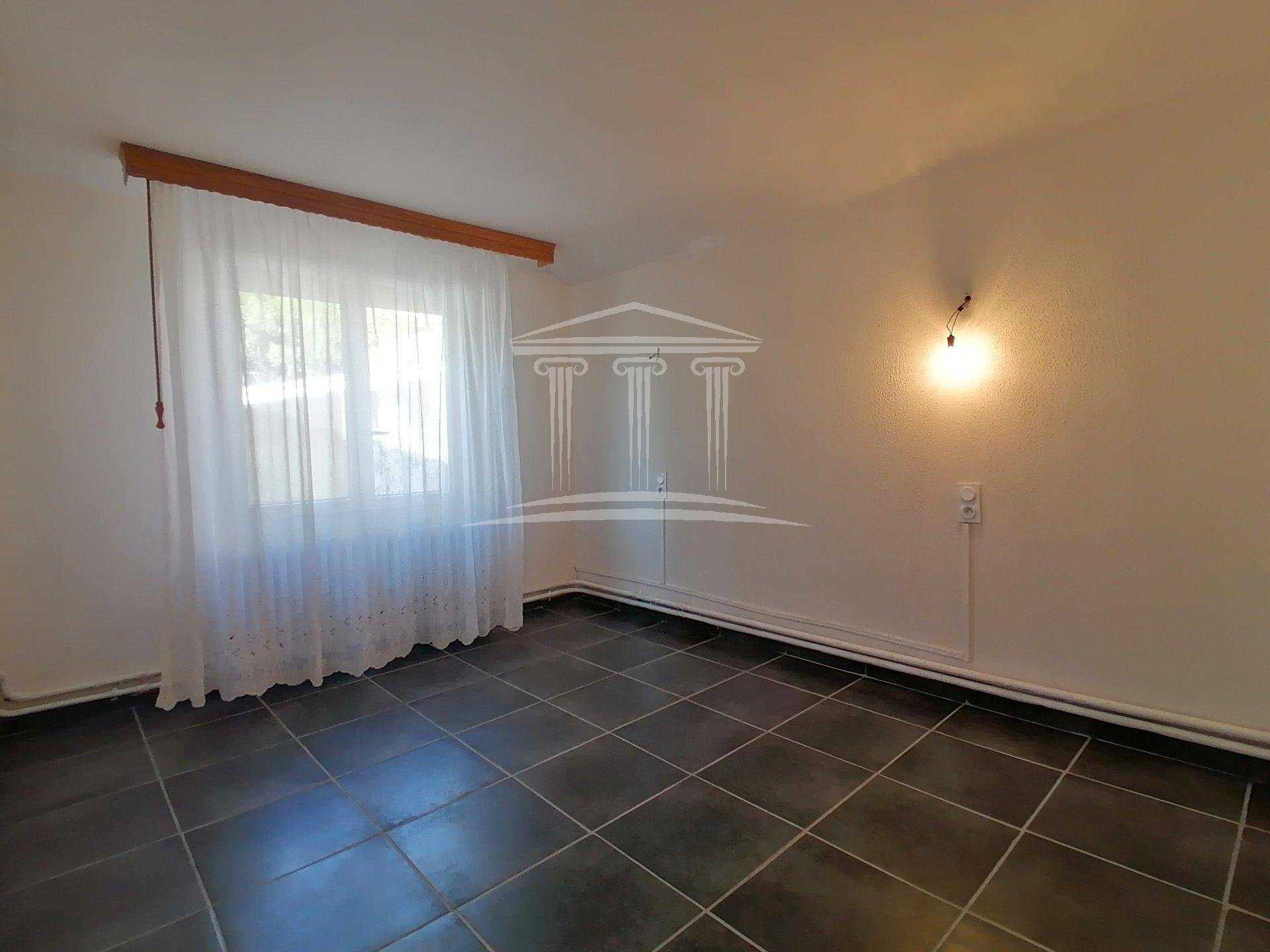 House in Sorgues, Provence-Alpes-Cote d'Azur 10814204