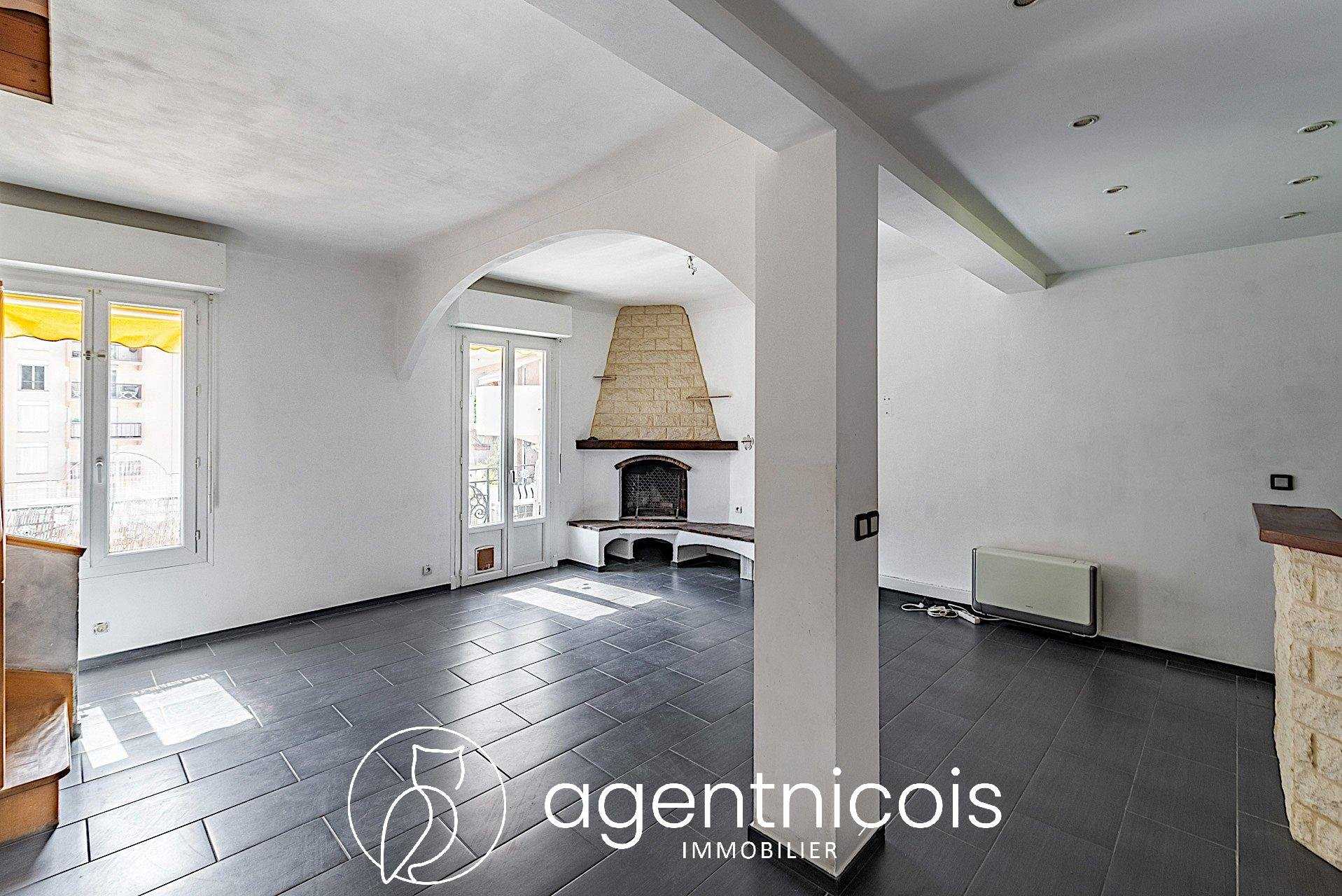 Condominium in Nice, Provence-Alpes-Cote d'Azur 10814232