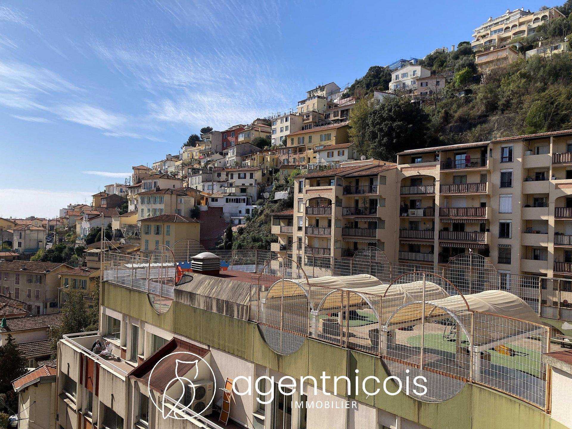 Condominium in Nice, Provence-Alpes-Cote d'Azur 10814232