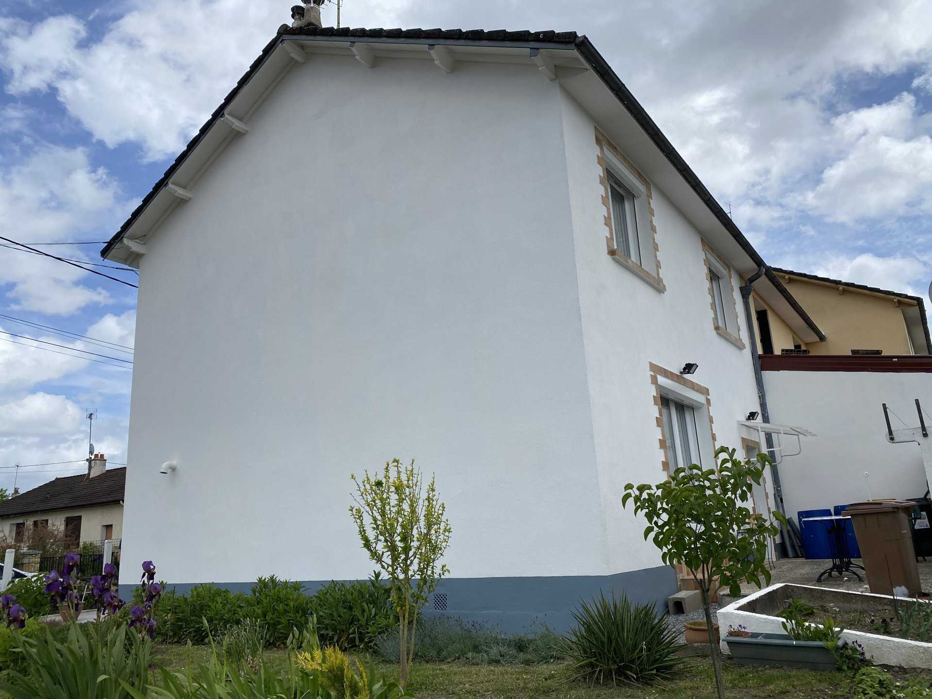 House in Vierzon, Cher 10814267