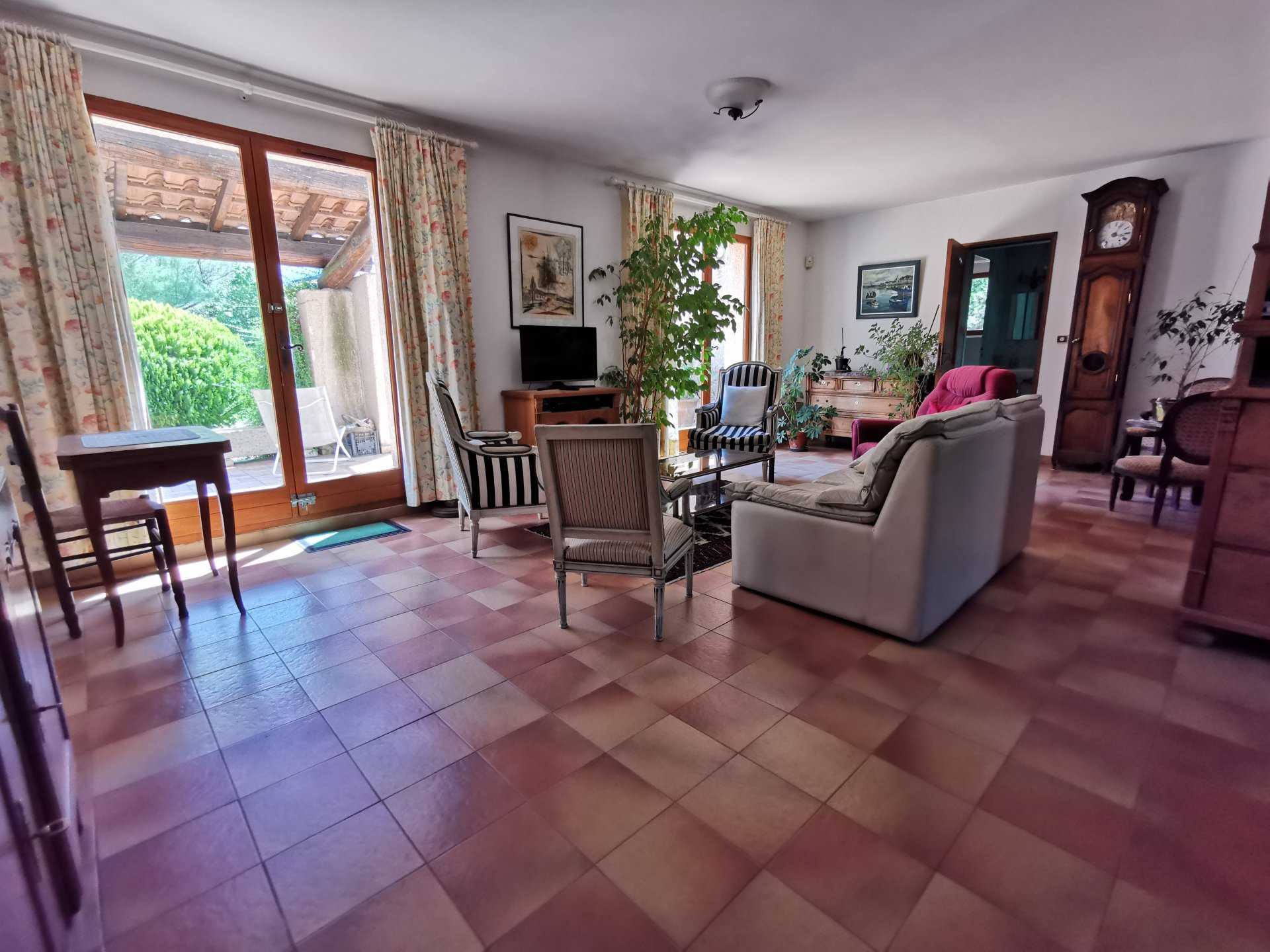 Rumah di Pertuis, Provence-Alpes-Cote d'Azur 10814317