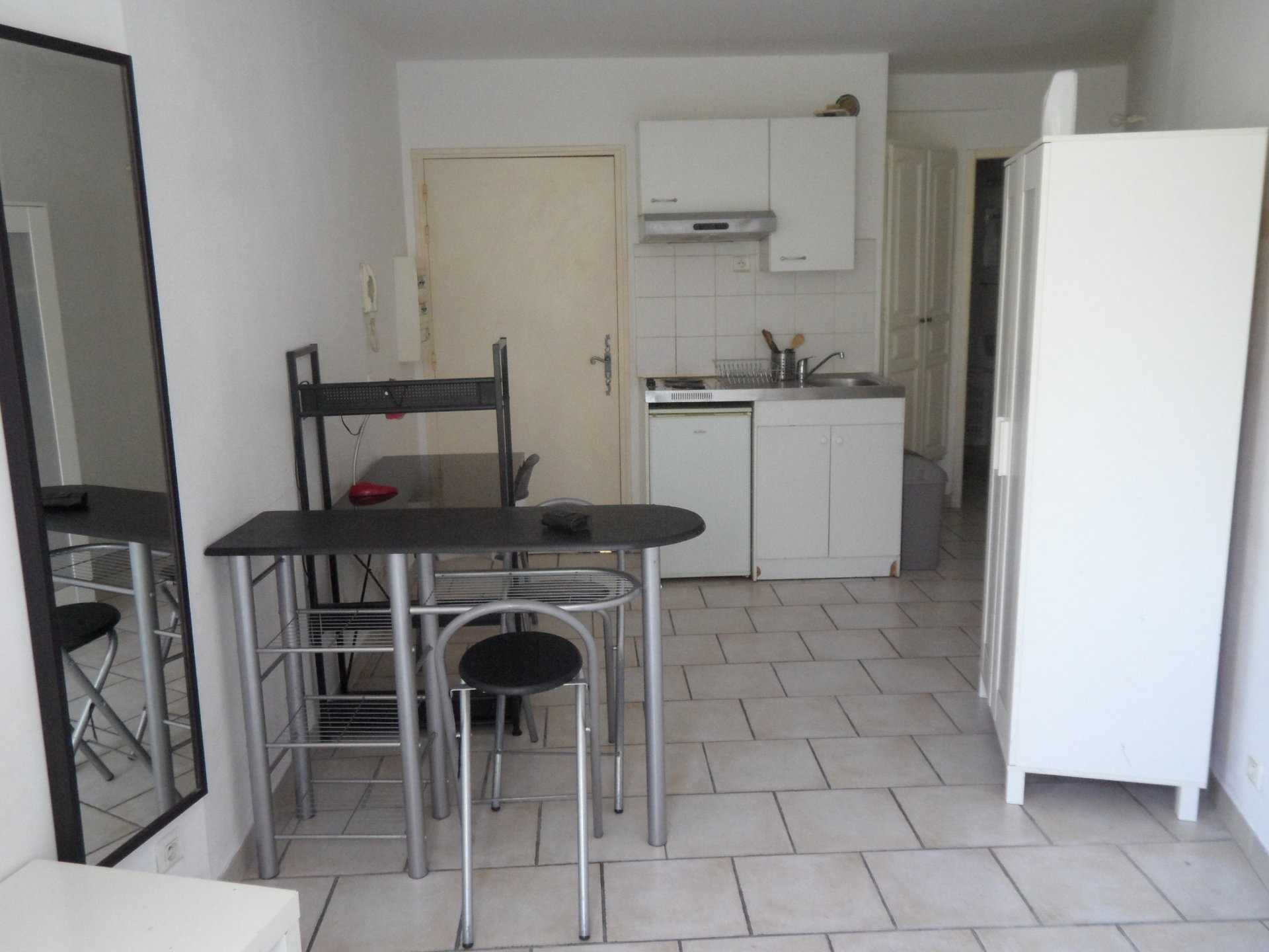 Condomínio no Pertuis, Provença-Alpes-Costa Azul 10814320