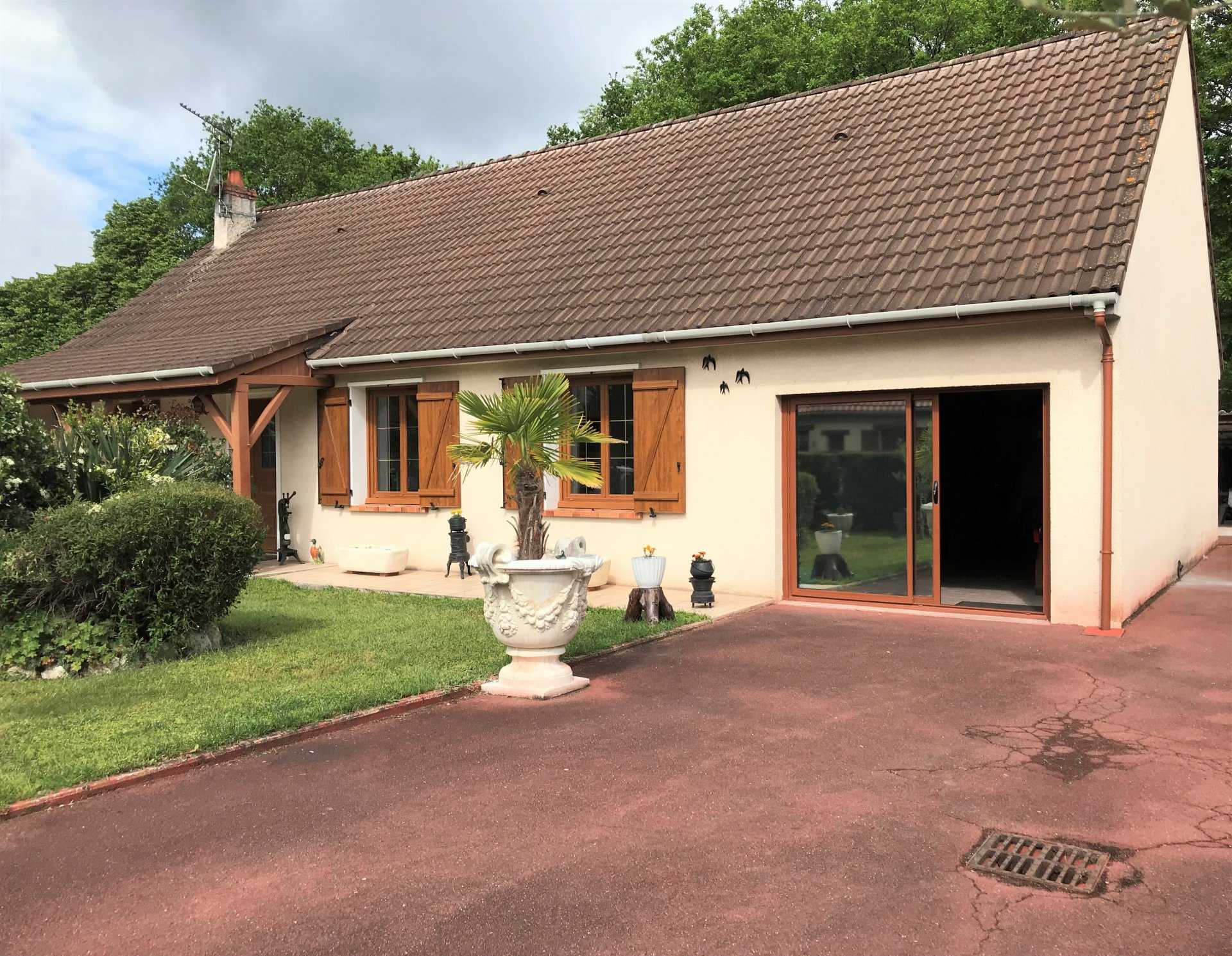 House in Salbris, Centre-Val de Loire 10814363