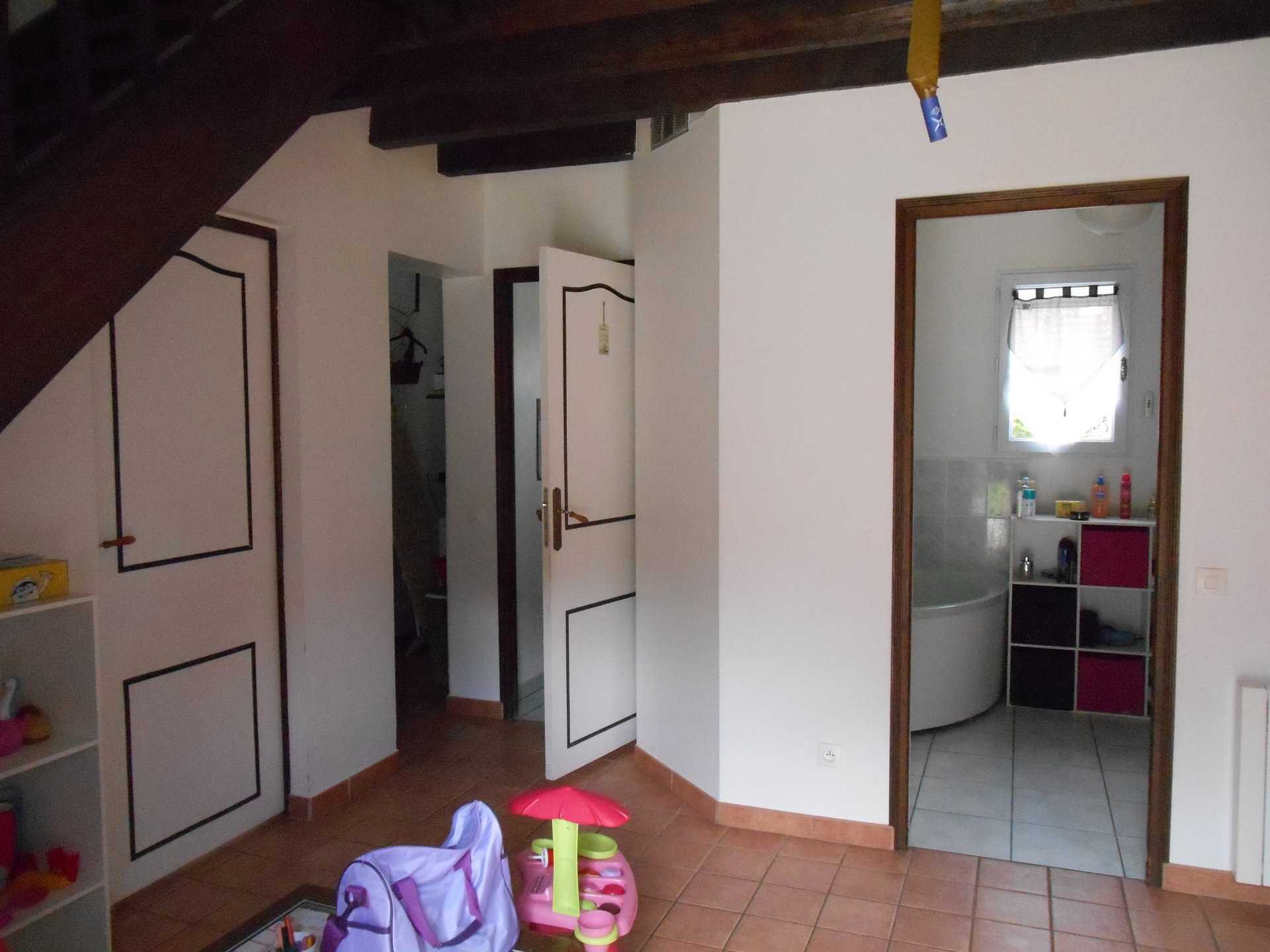 House in Vierzon, Cher 10814373