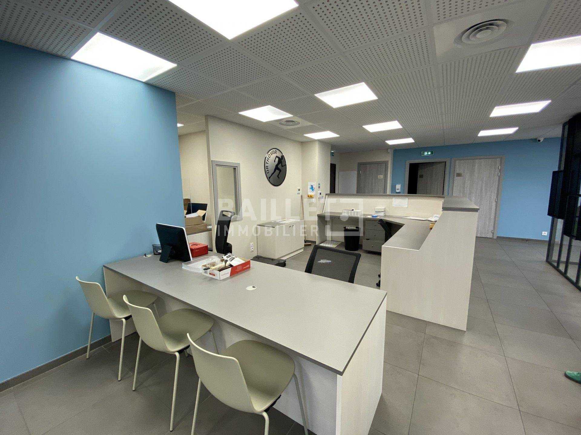 Büro im Saint-Raphael, Provence-Alpes-Cote d'Azur 10814433