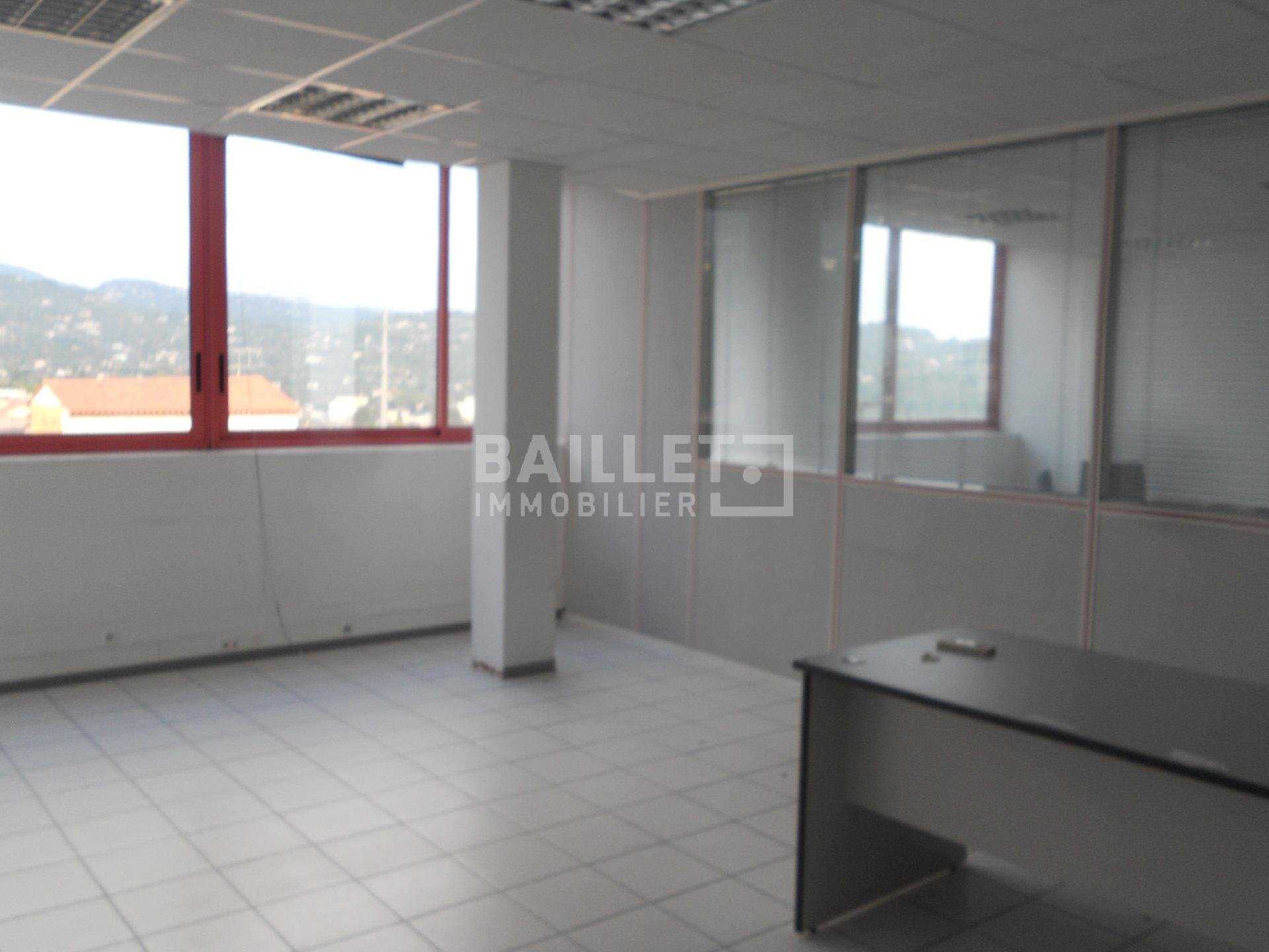 辦公室 在 Grasse, Provence-Alpes-Cote d'Azur 10814453
