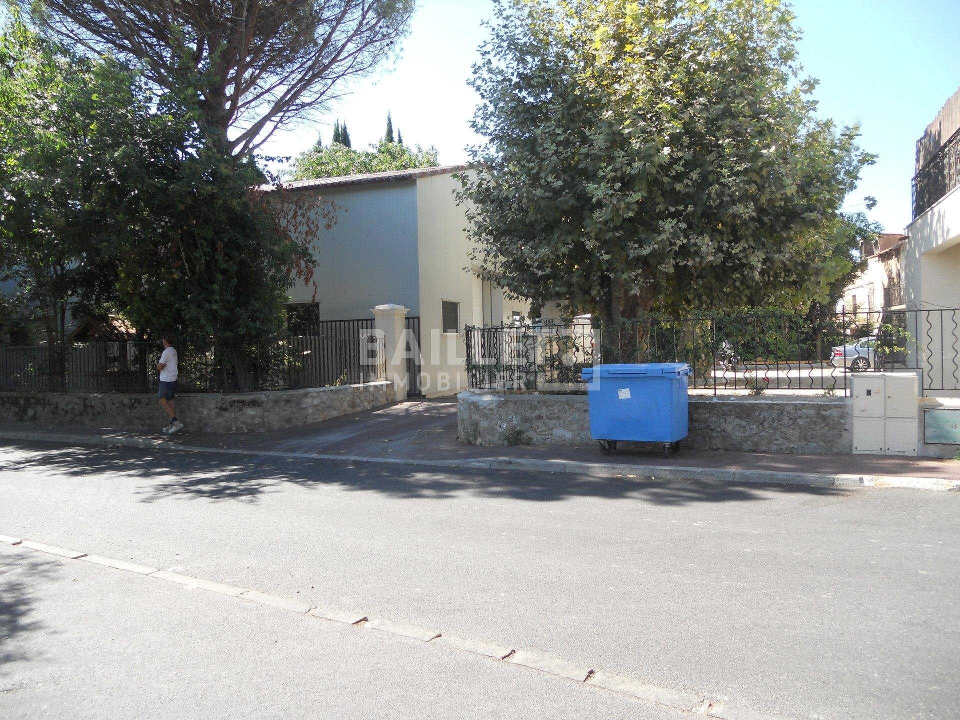 Minorista en La Roquette-sur-Siagne, Provence-Alpes-Cote d'Azur 10814467