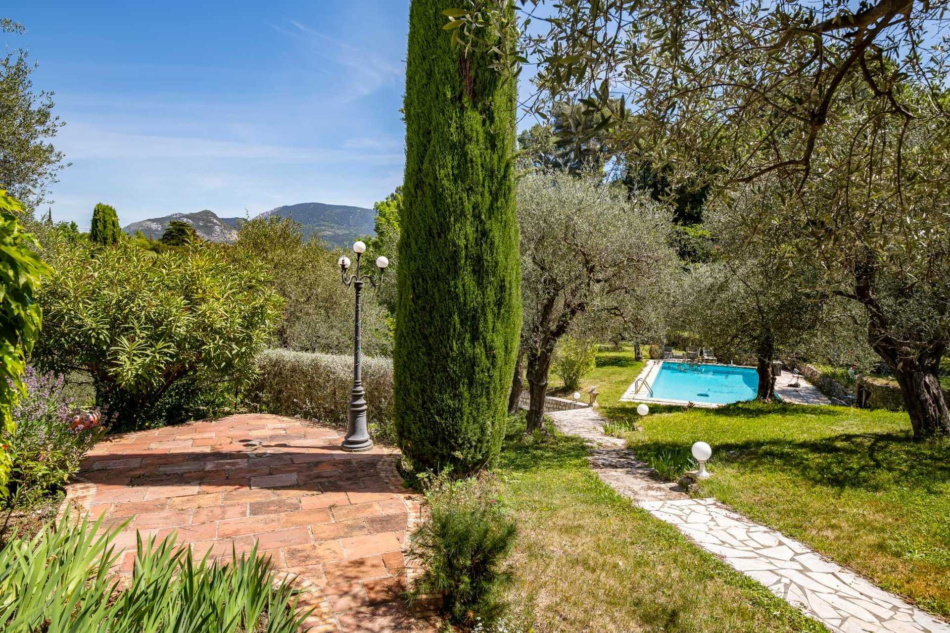 Talo sisään Kiva, Provence-Alpes-Cote d'Azur 10814552