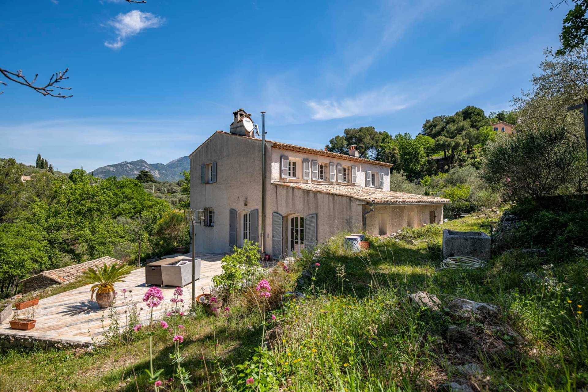 House in Nice, Provence-Alpes-Cote d'Azur 10814552