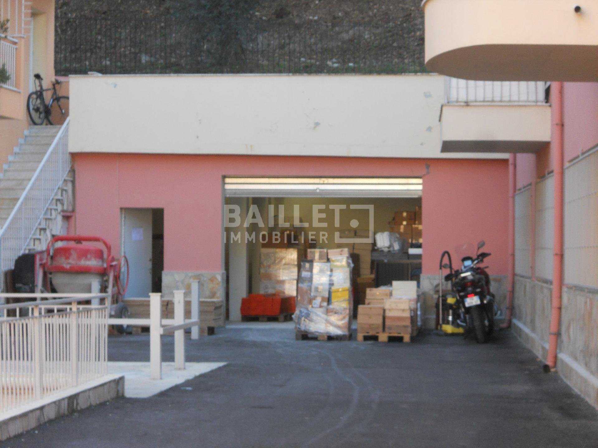 Einzelhandel im Saint-André-de-la-Roche, Alpes-Maritimes 10814650