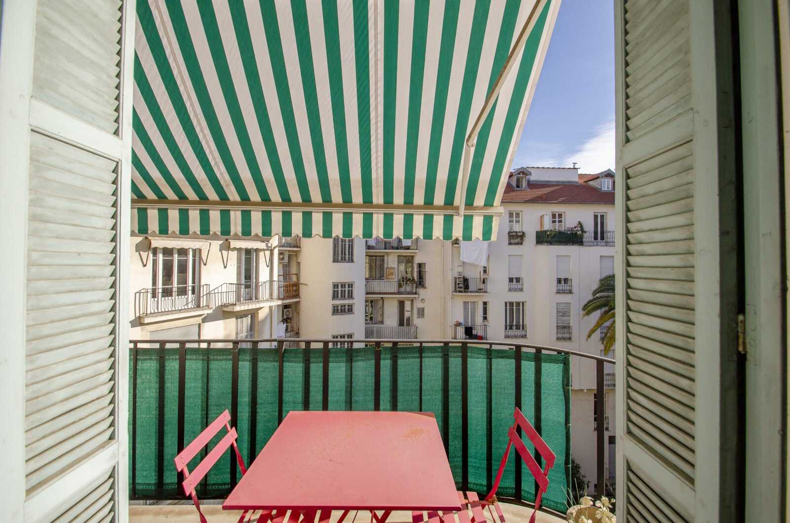 Condominium in Nice, Provence-Alpes-Cote d'Azur 10814726