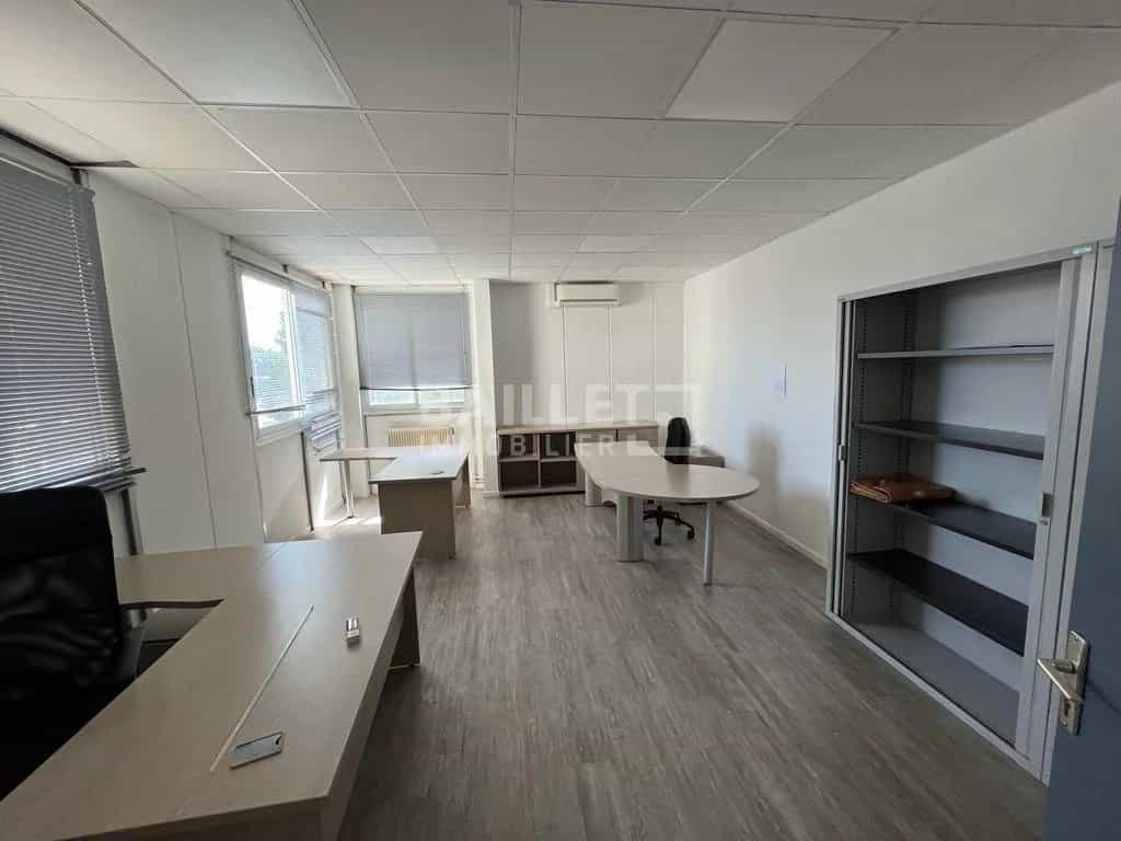 Office in Villeneuve-Loubet, Provence-Alpes-Cote d'Azur 10814754