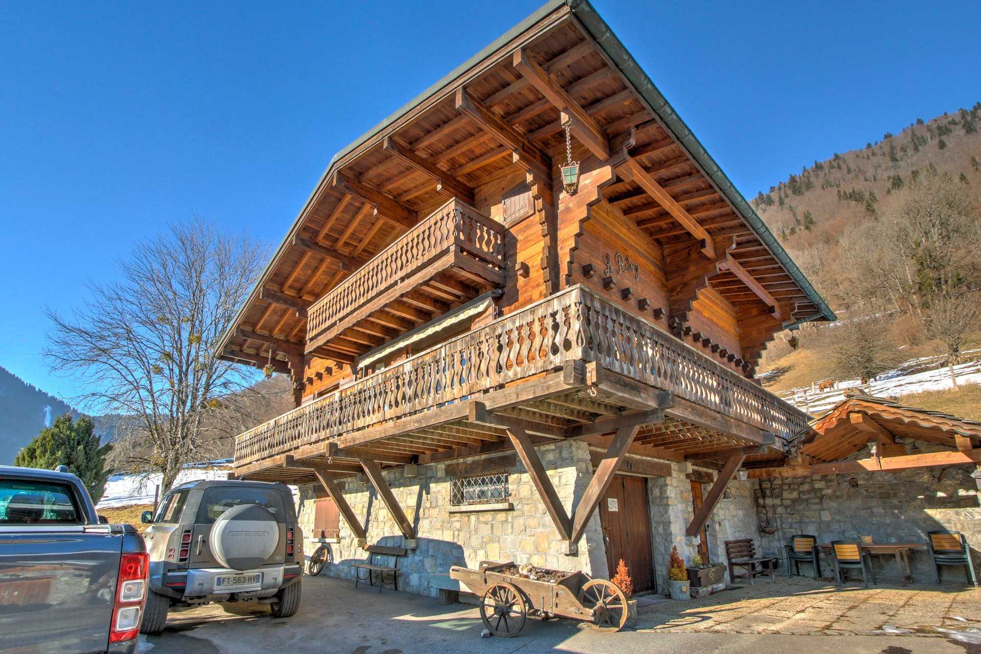House in Essert-Romand, Auvergne-Rhone-Alpes 10814791