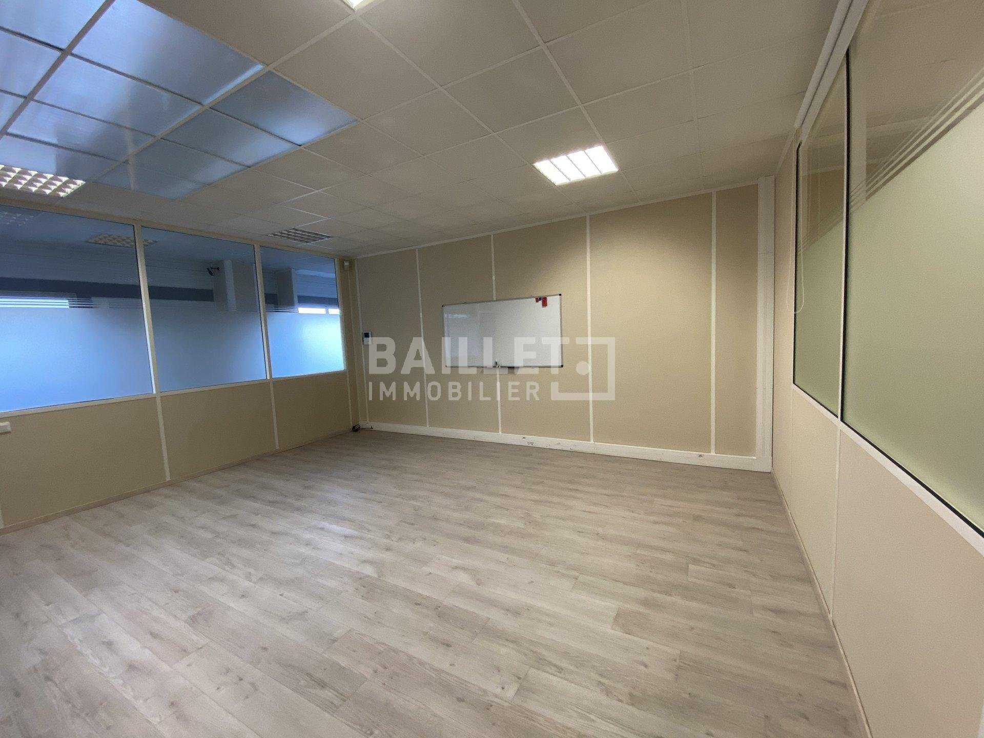 Office in Frejus, Provence-Alpes-Cote d'Azur 10814804