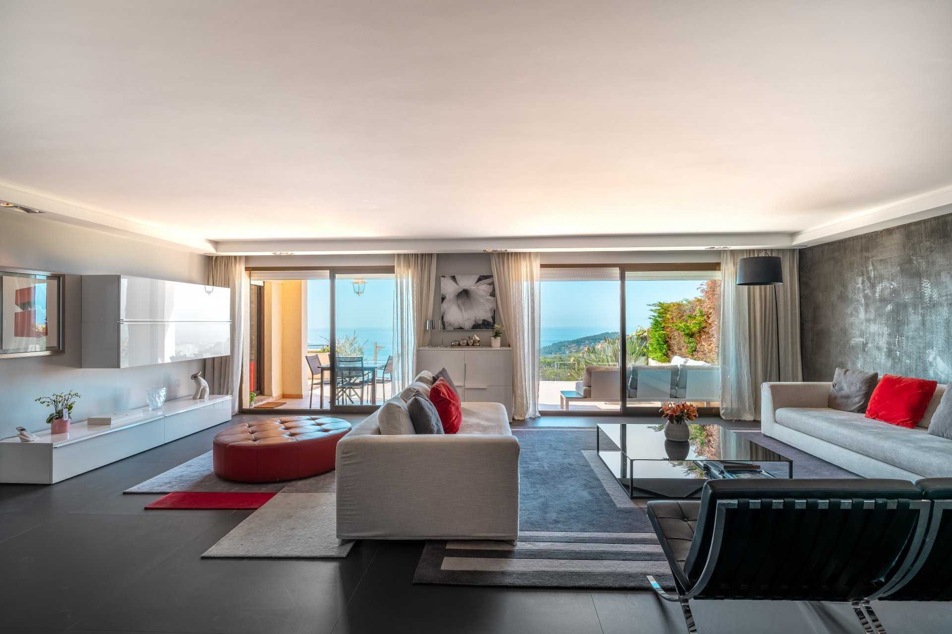 Condominium in Nice, Alpes-Maritimes 10814857