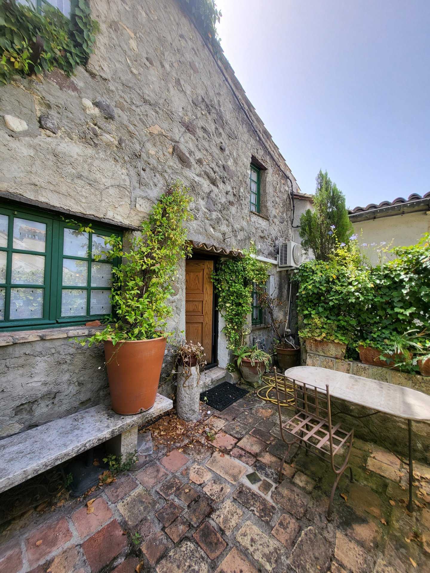 жилой дом в Bastide Giraud, Provence-Alpes-Cote d'Azur 10814901