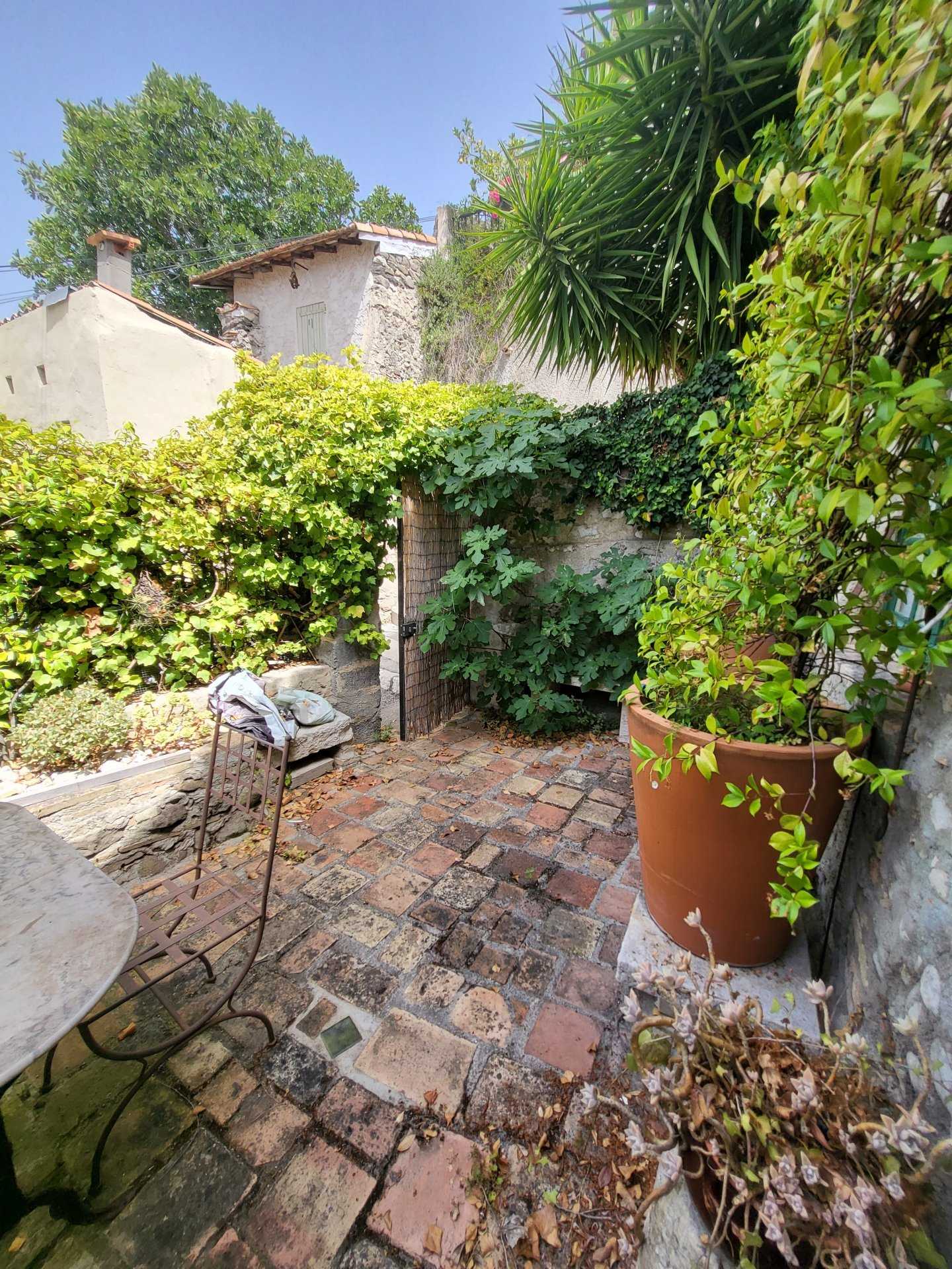 House in Bastide Giraud, Provence-Alpes-Cote d'Azur 10814901