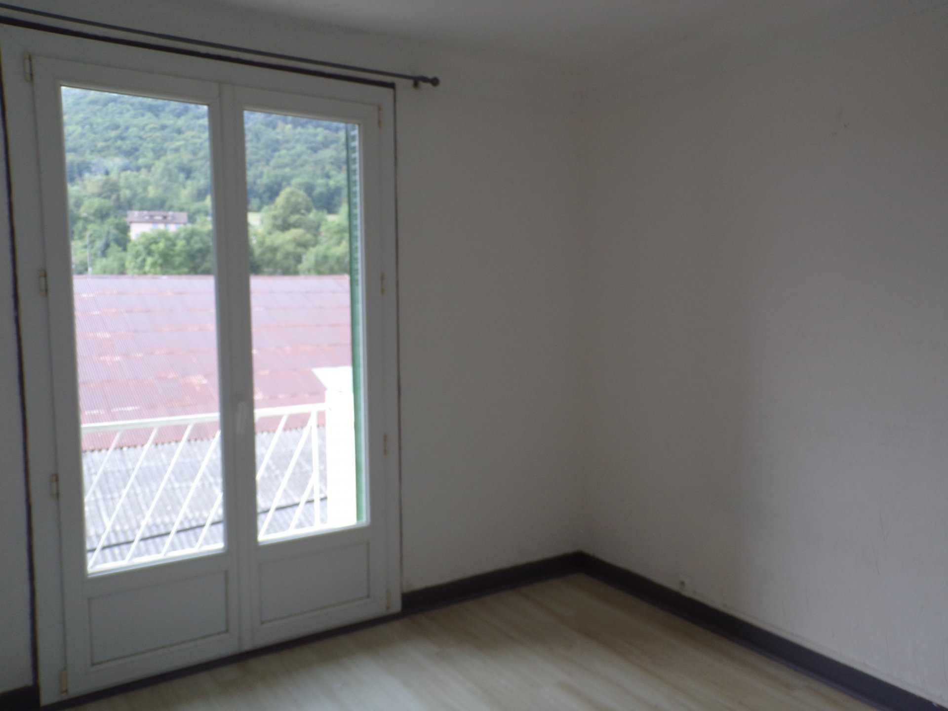 Condominium in Lavelanet, Ariège 10814918