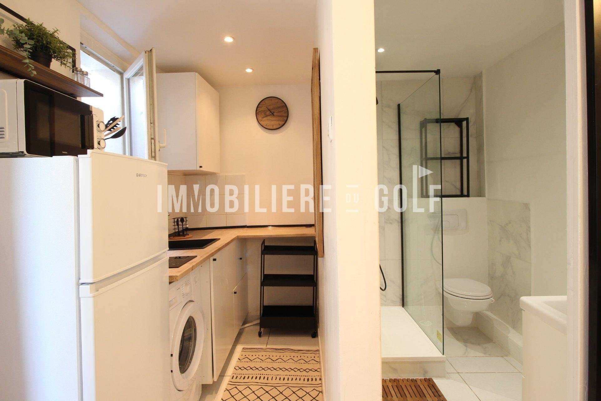 Condominium in Marseille, Provence-Alpes-Cote d'Azur 10815011