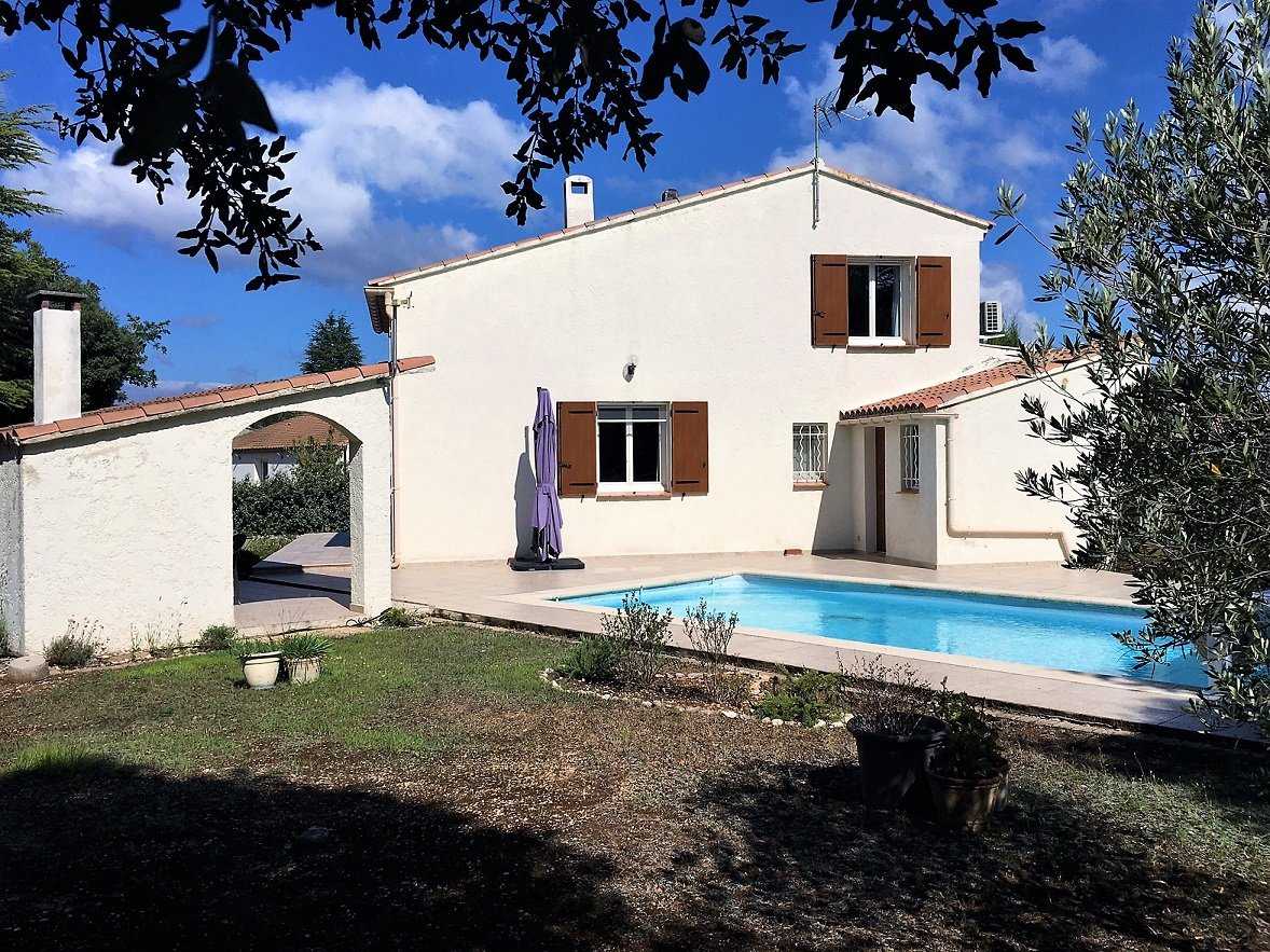 Talo sisään Saint-Didier, Provence-Alpes-Cote d'Azur 10815023