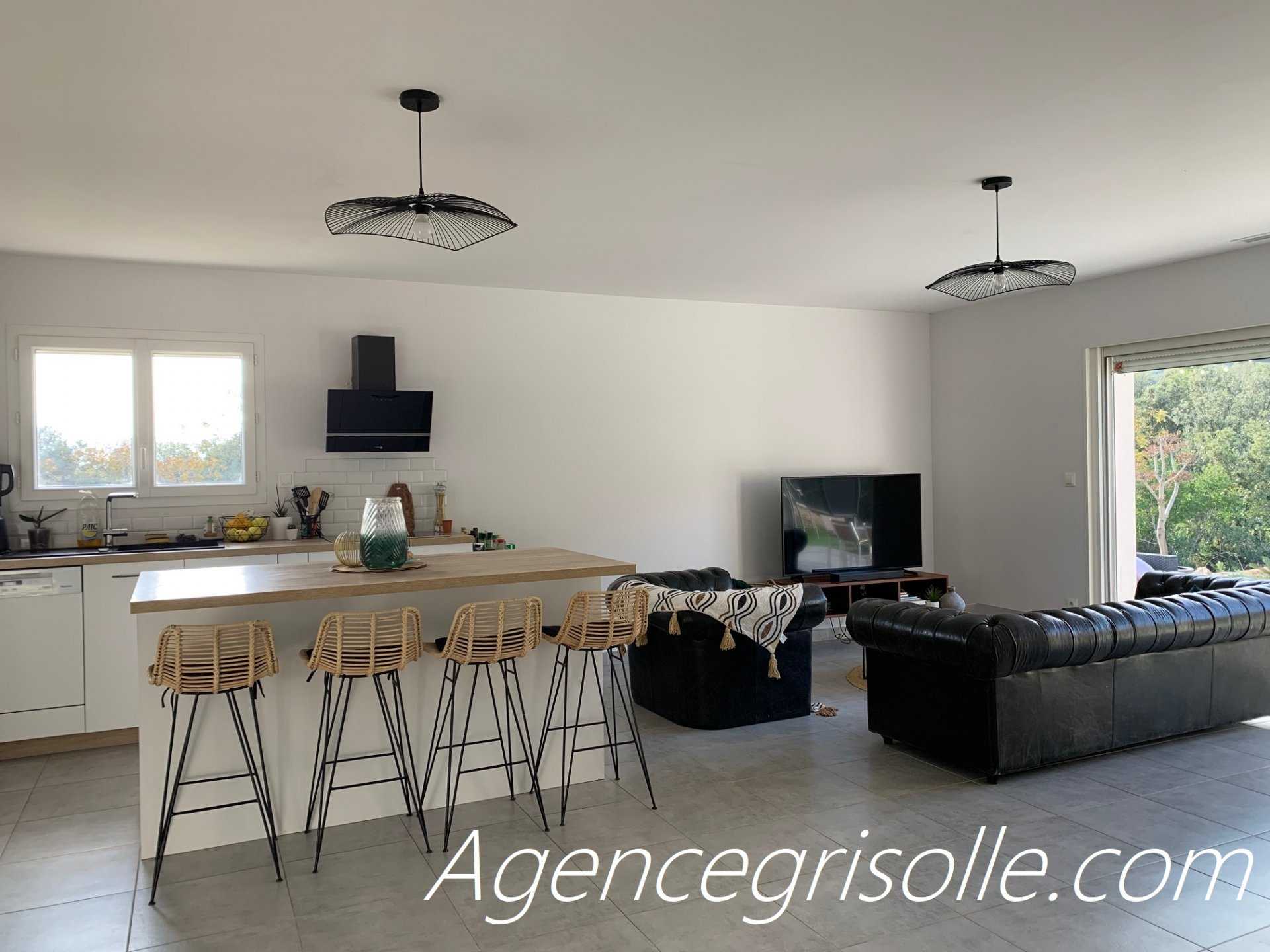 House in Neoules, Provence-Alpes-Cote d'Azur 10815229