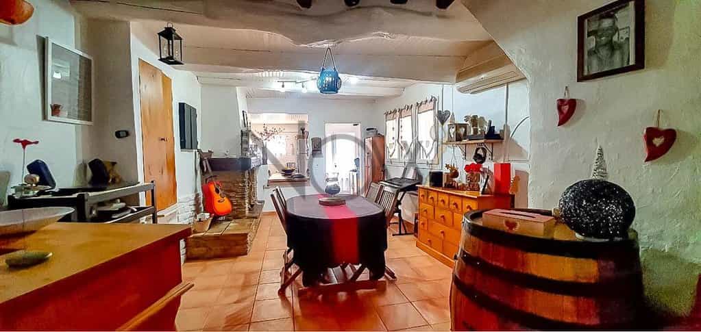 Talo sisään Sarrilaiset, Provence-Alpes-Cote d'Azur 10815234