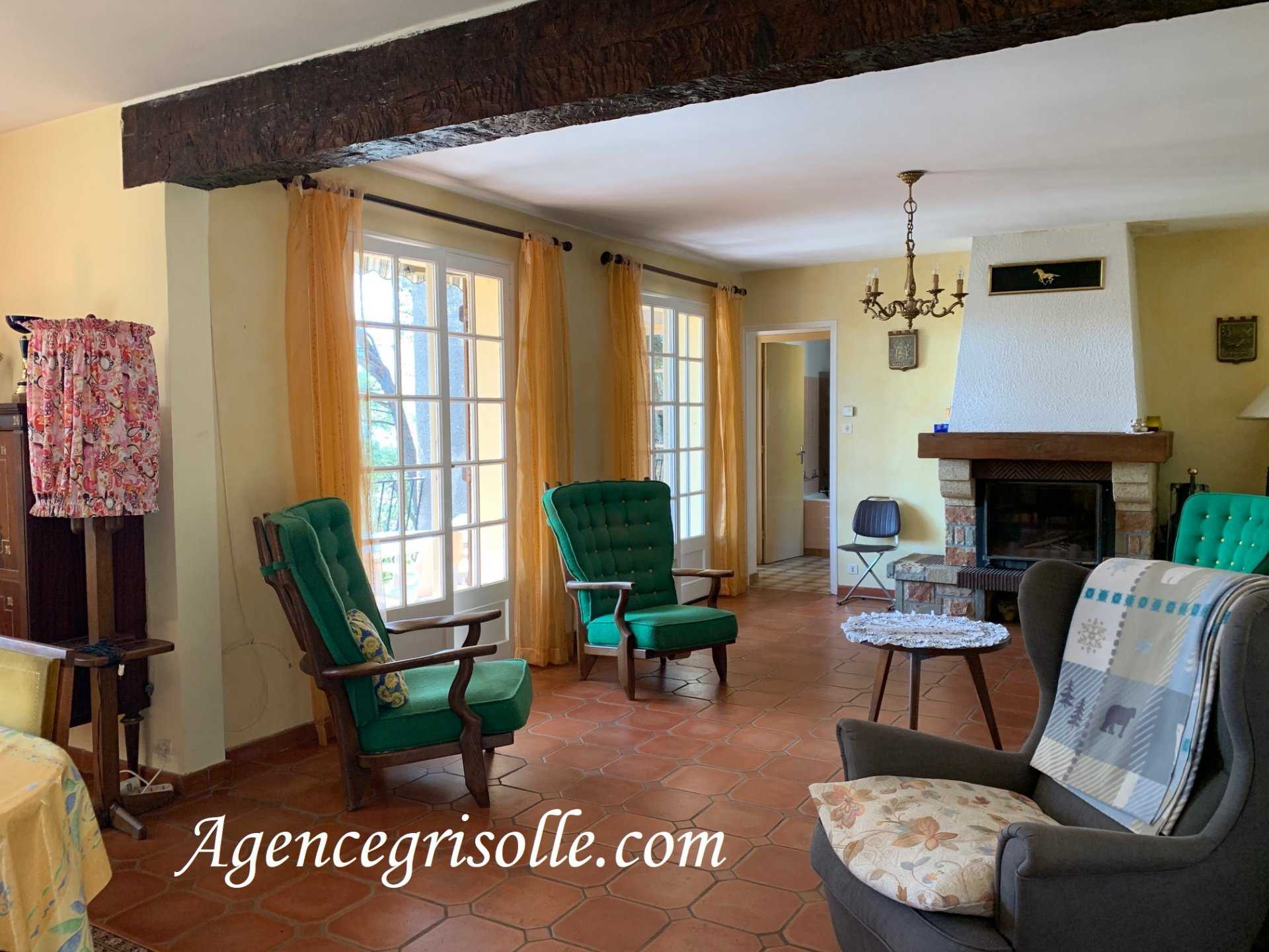 Rumah di Besse-sur-Issole, Provence-Alpes-Cote d'Azur 10815235