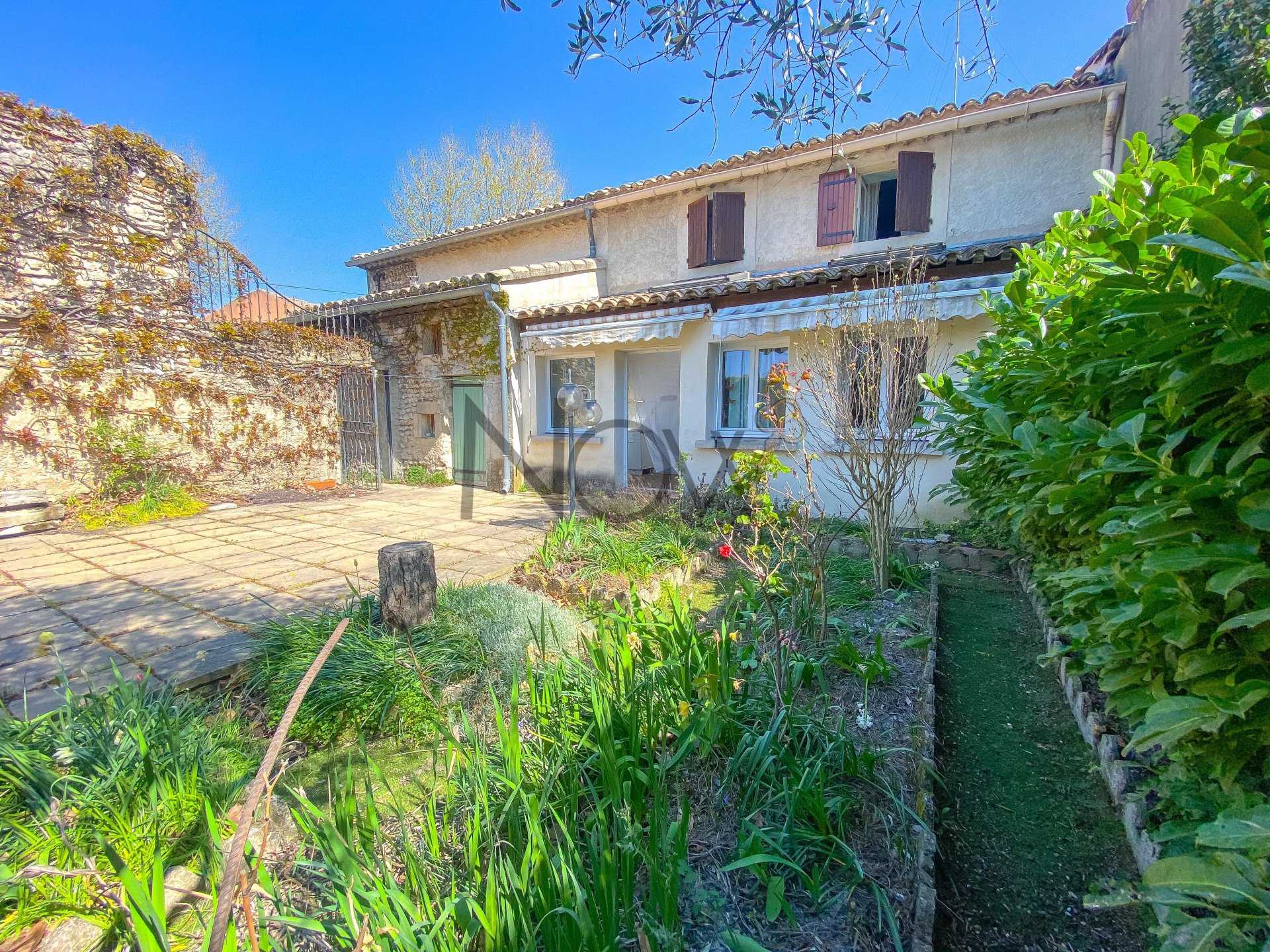 Condominium in Visan, Provence-Alpes-Cote d'Azur 10815237