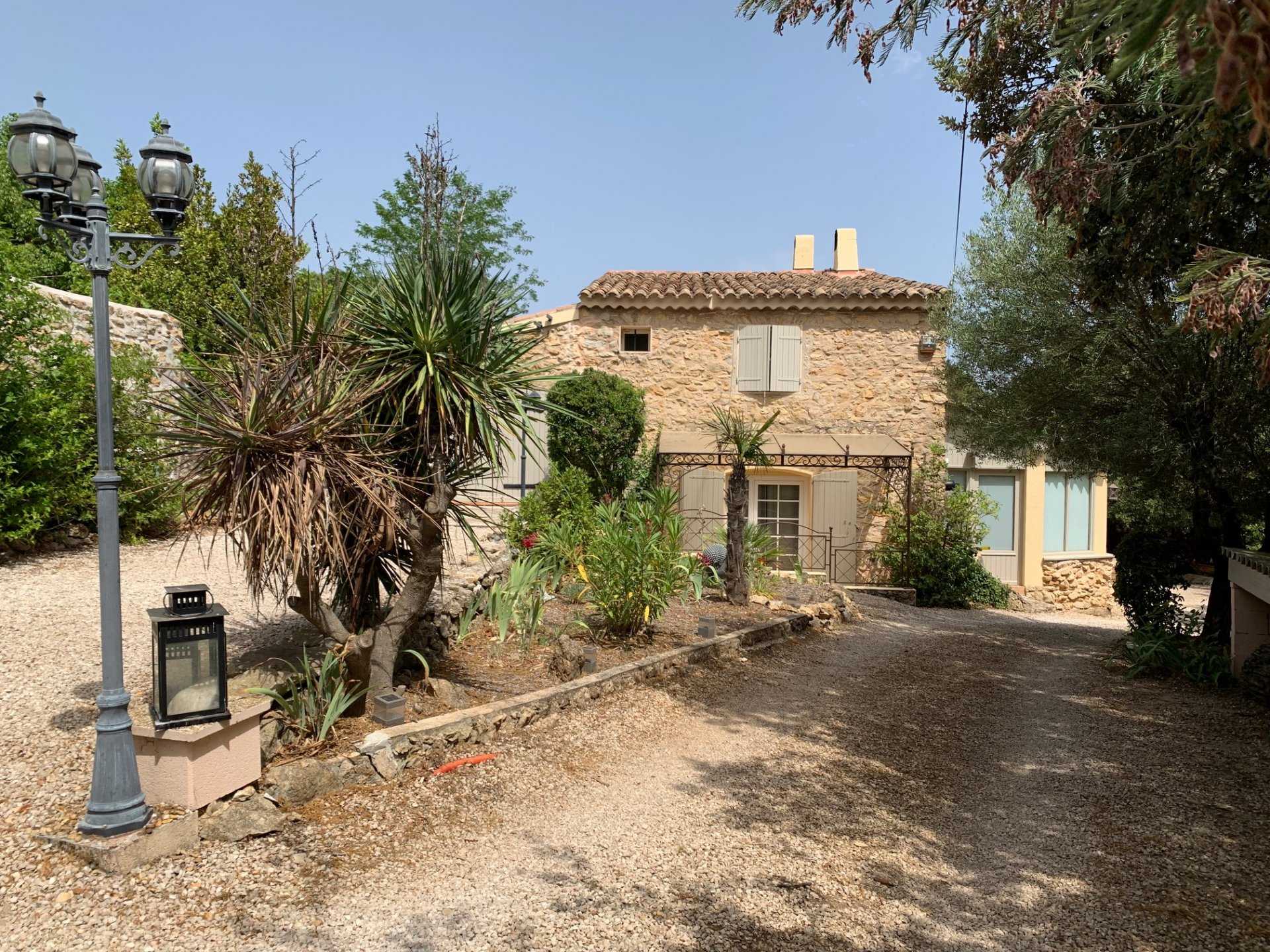 Haus im Besse-sur-Issole, Provence-Alpes-Côte d'Azur 10815246