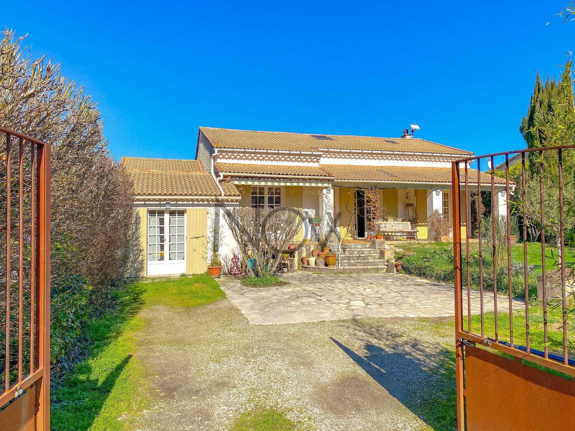 casa en Noves, Provence-Alpes-Cote d'Azur 10815267