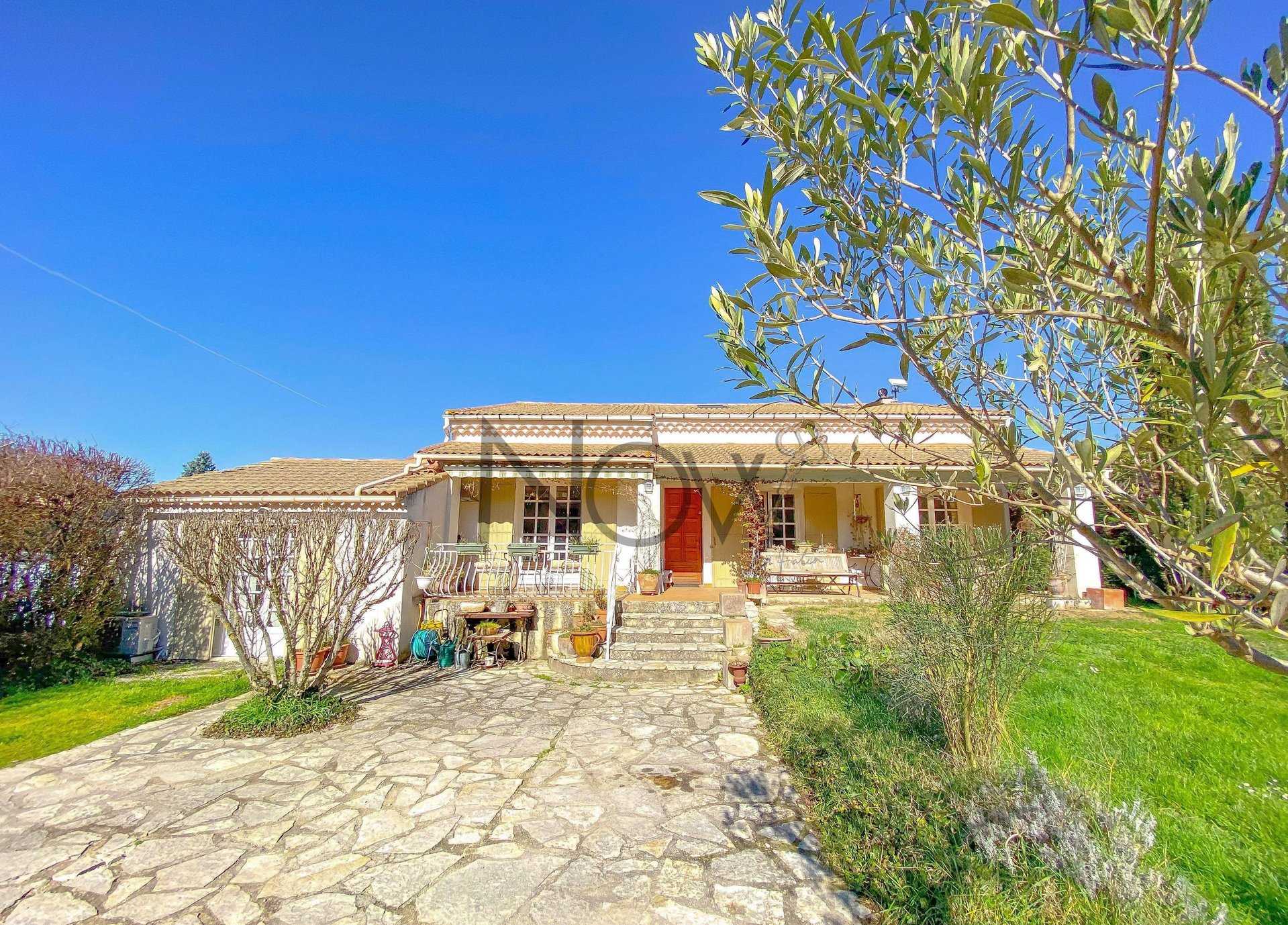 Hus i Nover, Provence-Alpes-Cote d'Azur 10815267