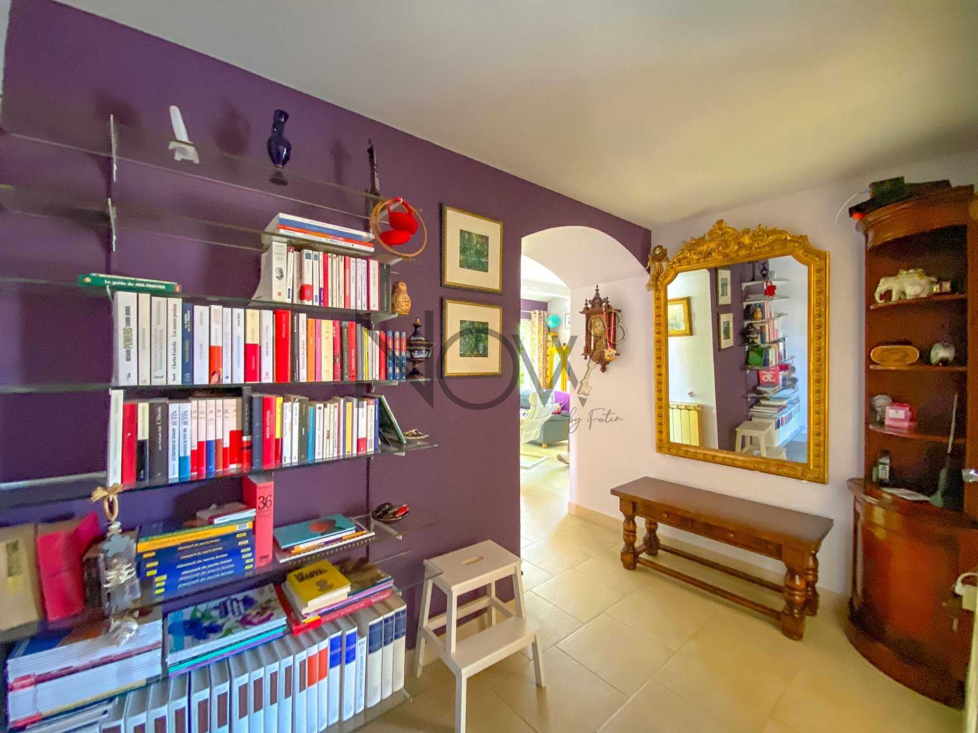 Haus im Taillades, Provence-Alpes-Cote d'Azur 10815278