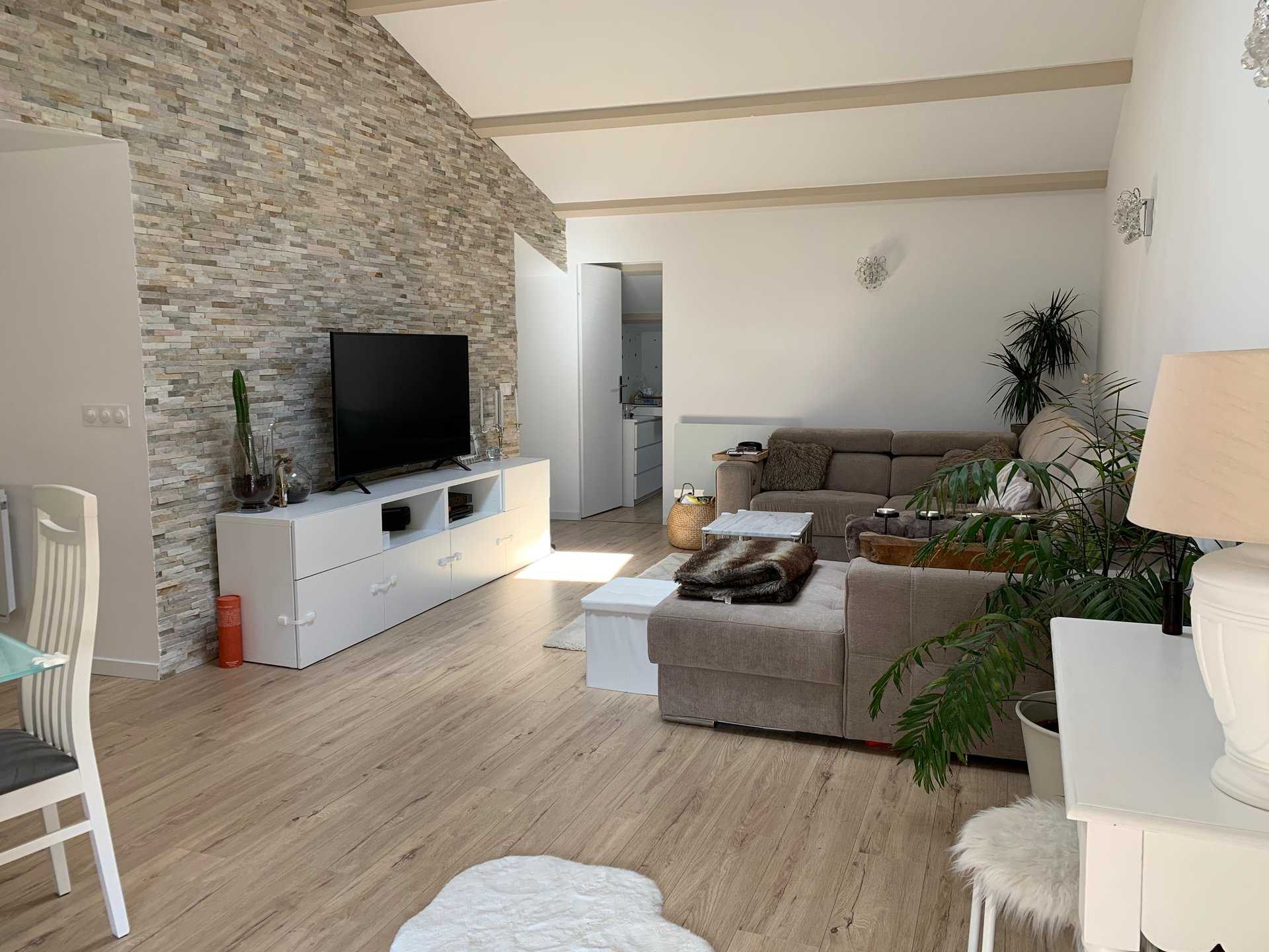 Condominium in Besse-sur-Issole, Provence-Alpes-Cote d'Azur 10815295