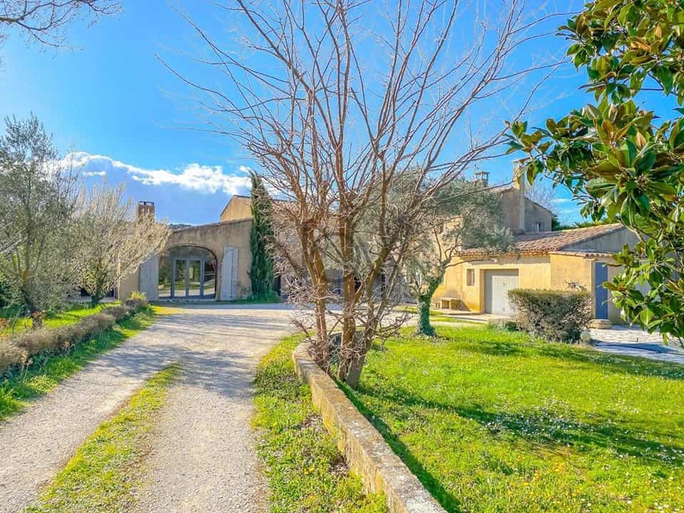Huis in Cavaillon, Provence-Alpes-Côte d'Azur 10815298