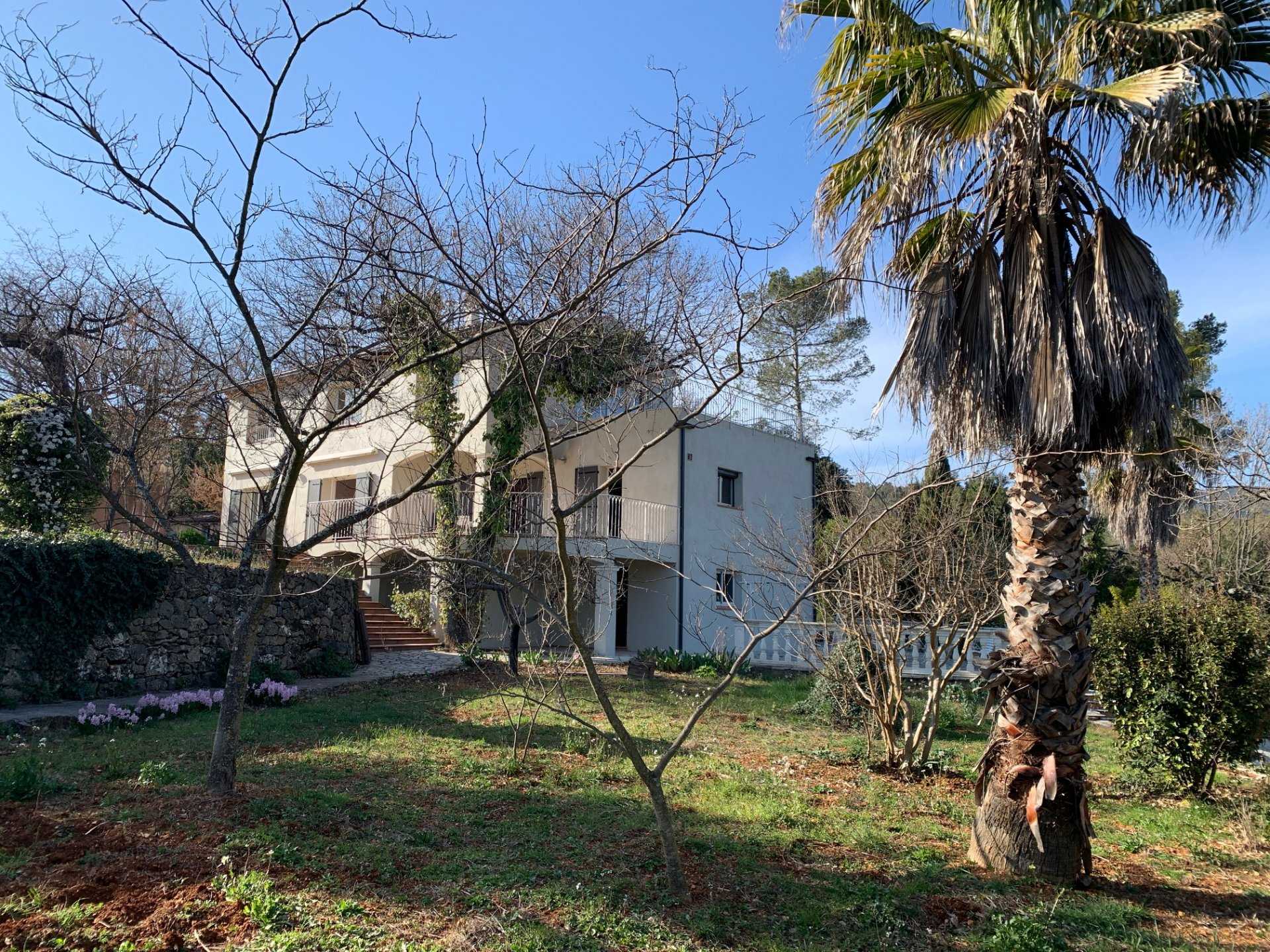 House in La Roquebrussanne, Var 10815301