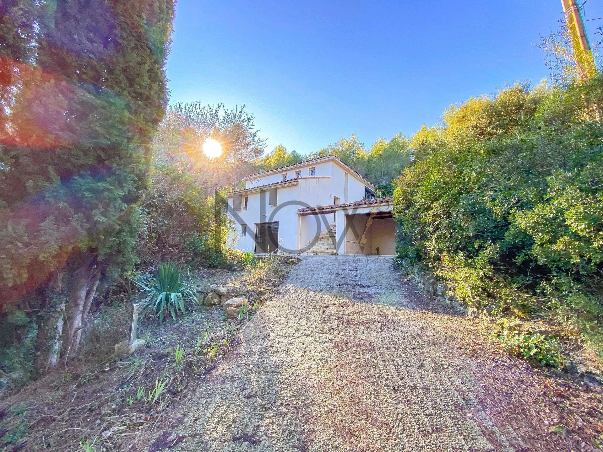 House in Aix-en-Provence, Provence-Alpes-Cote d'Azur 10815316