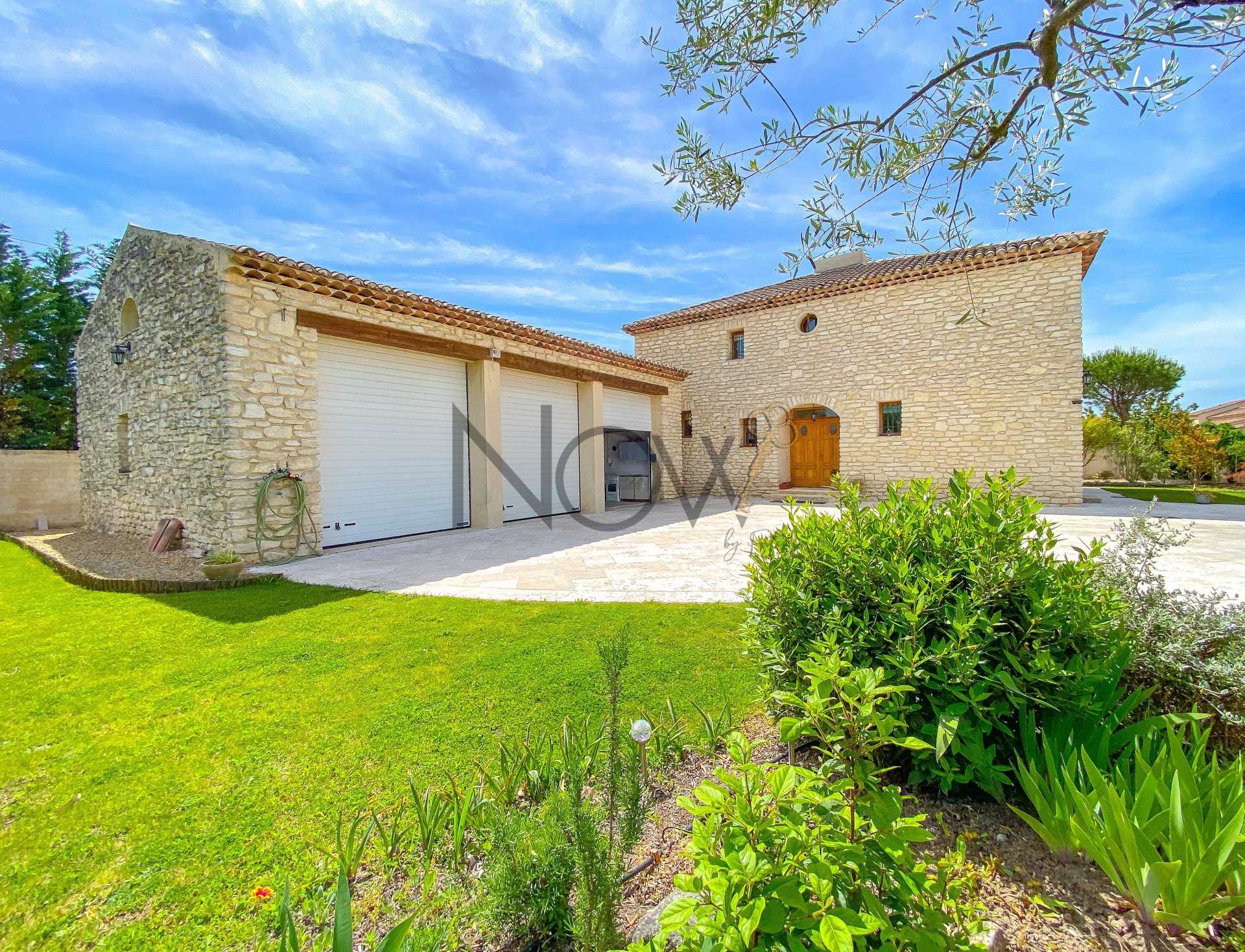 Hus i Cavaillon, Provence-Alpes-Cote d'Azur 10815360