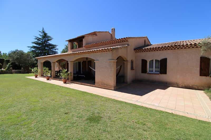 casa en Rocbaron, Provence-Alpes-Cote d'Azur 10815374