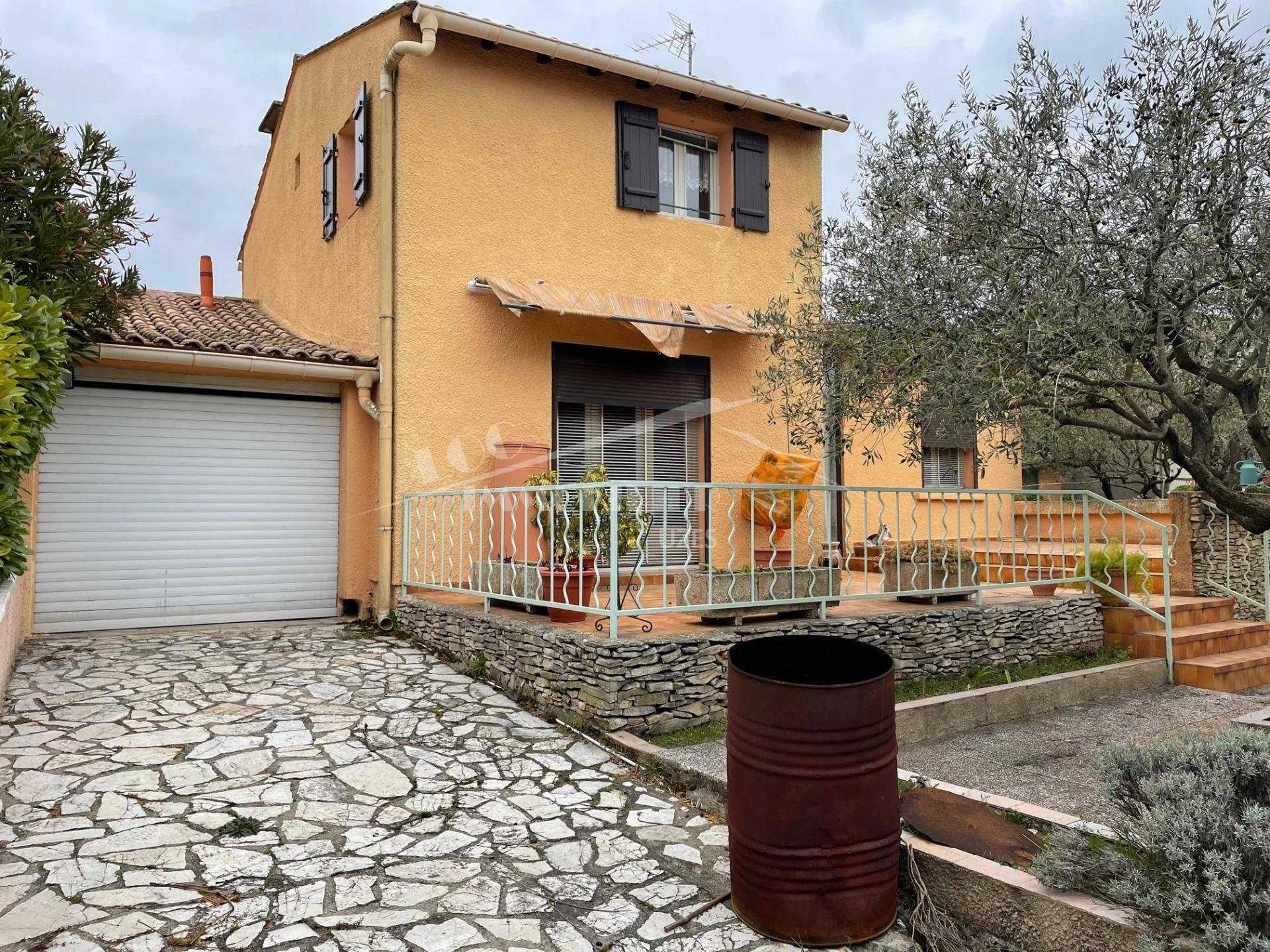 Residential in Uzès, Gard 10815382