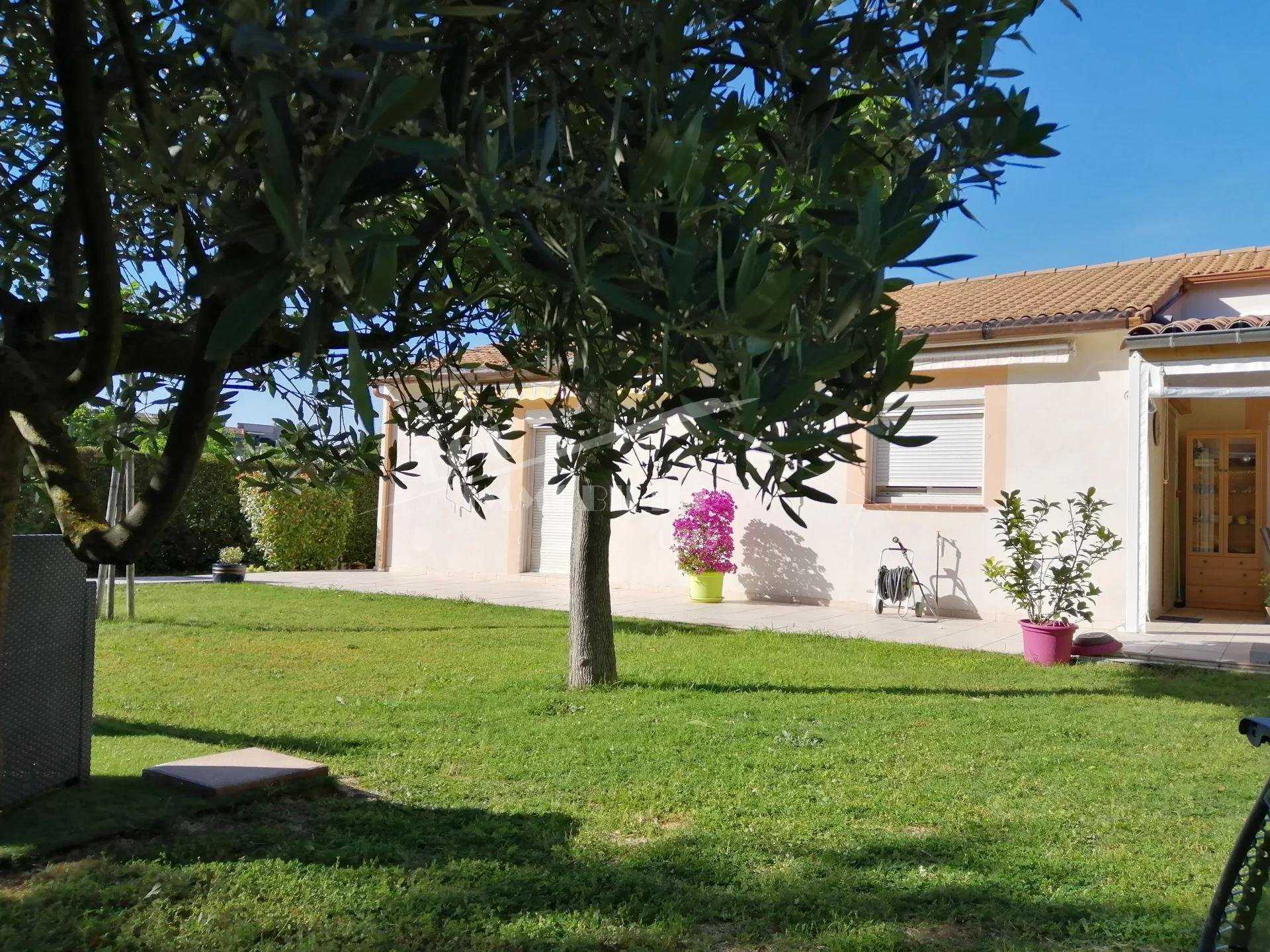 σπίτι σε Saint-Mamert-du-Gard, Occitanie 10815385