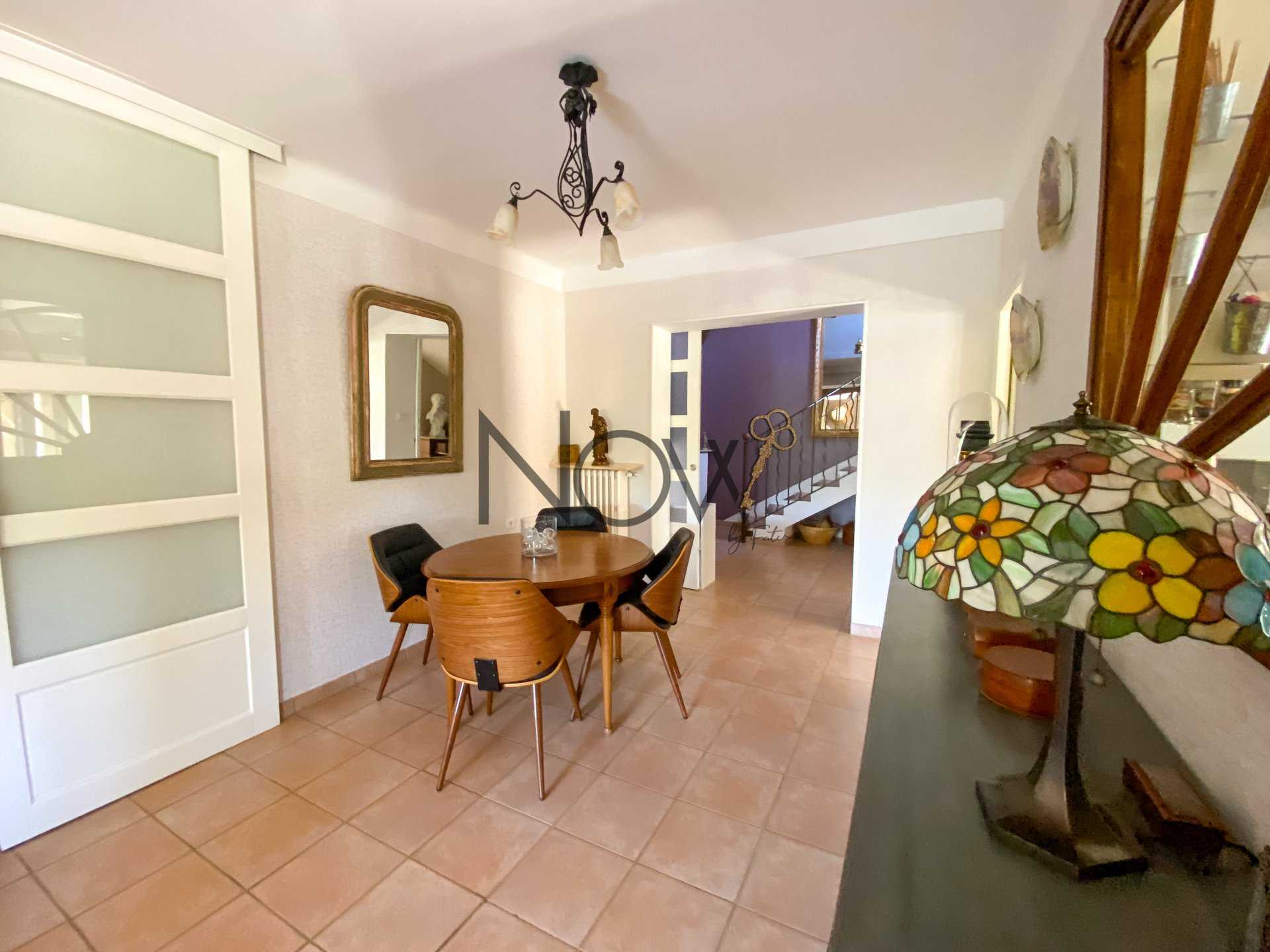 Huis in Taillades, Provence-Alpes-Cote d'Azur 10815392